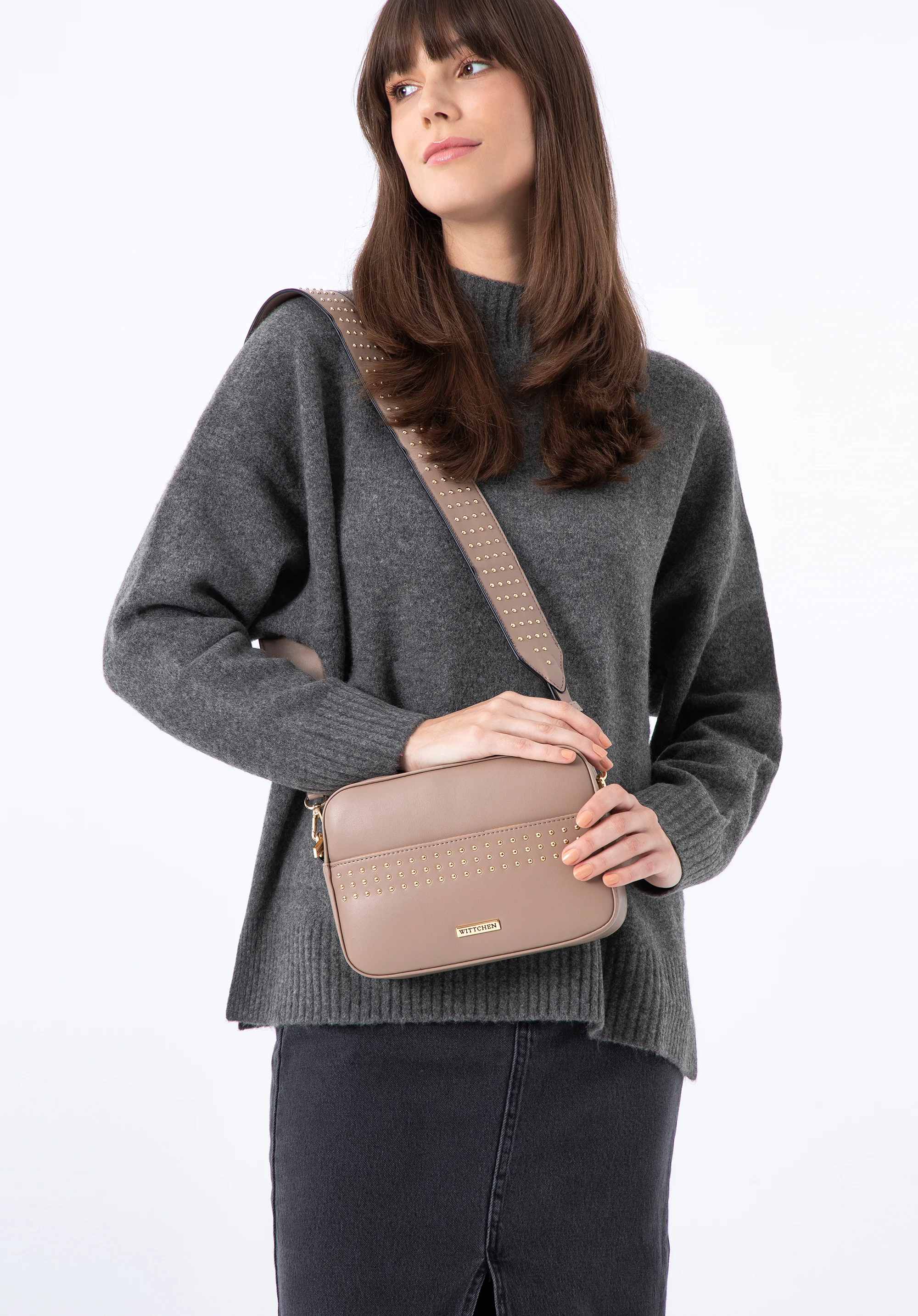 Damska listonoszka pudełkowa z nitami