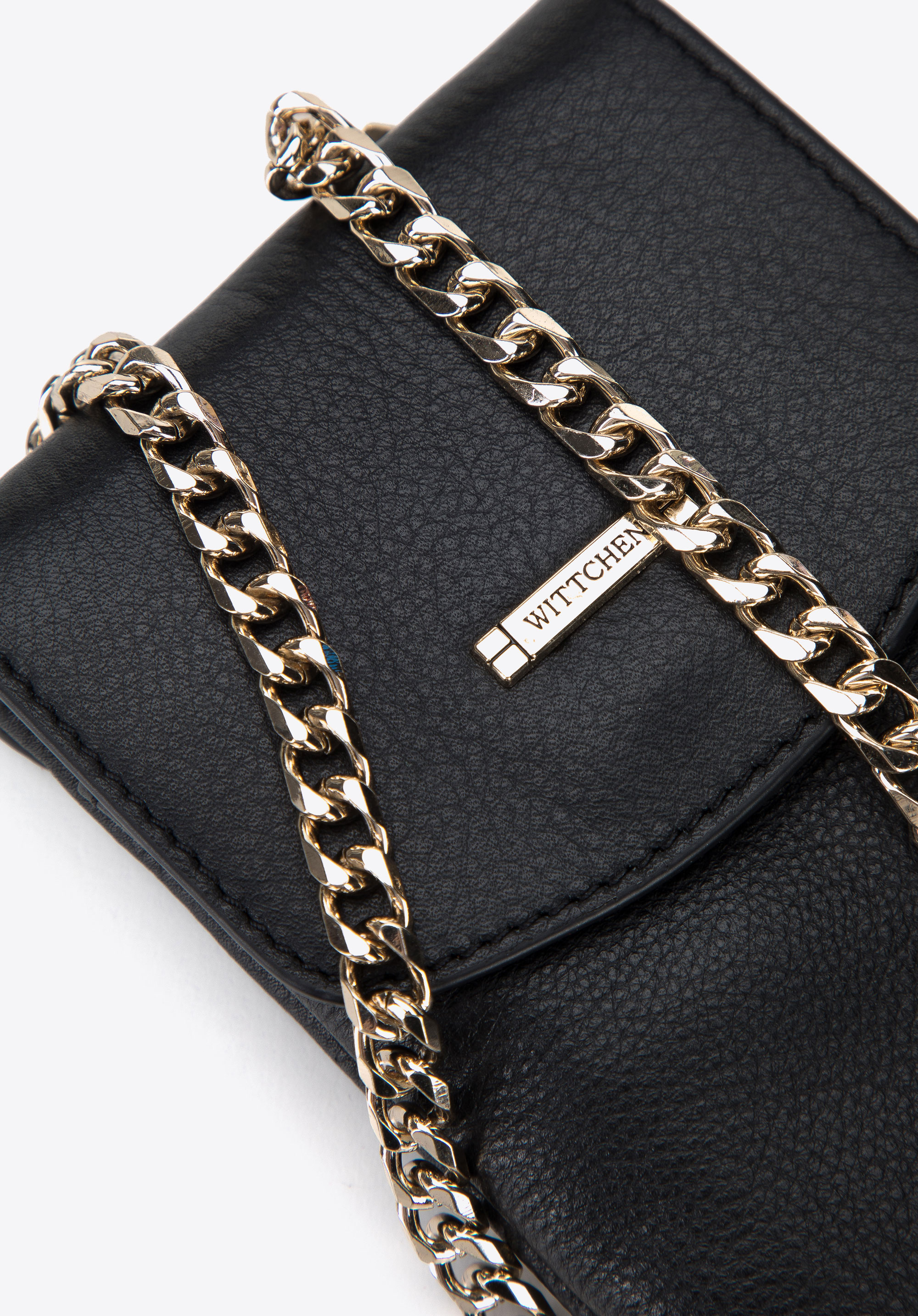 Minitorebka skórzana z łańcuszkiem