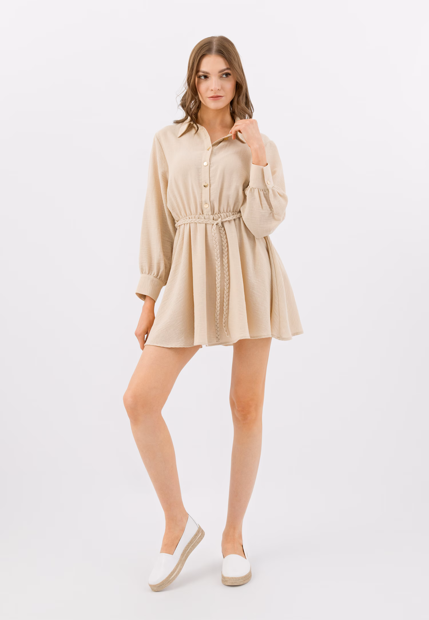 Białe wsuwane półbuty damskie na wysokiej podeszwie