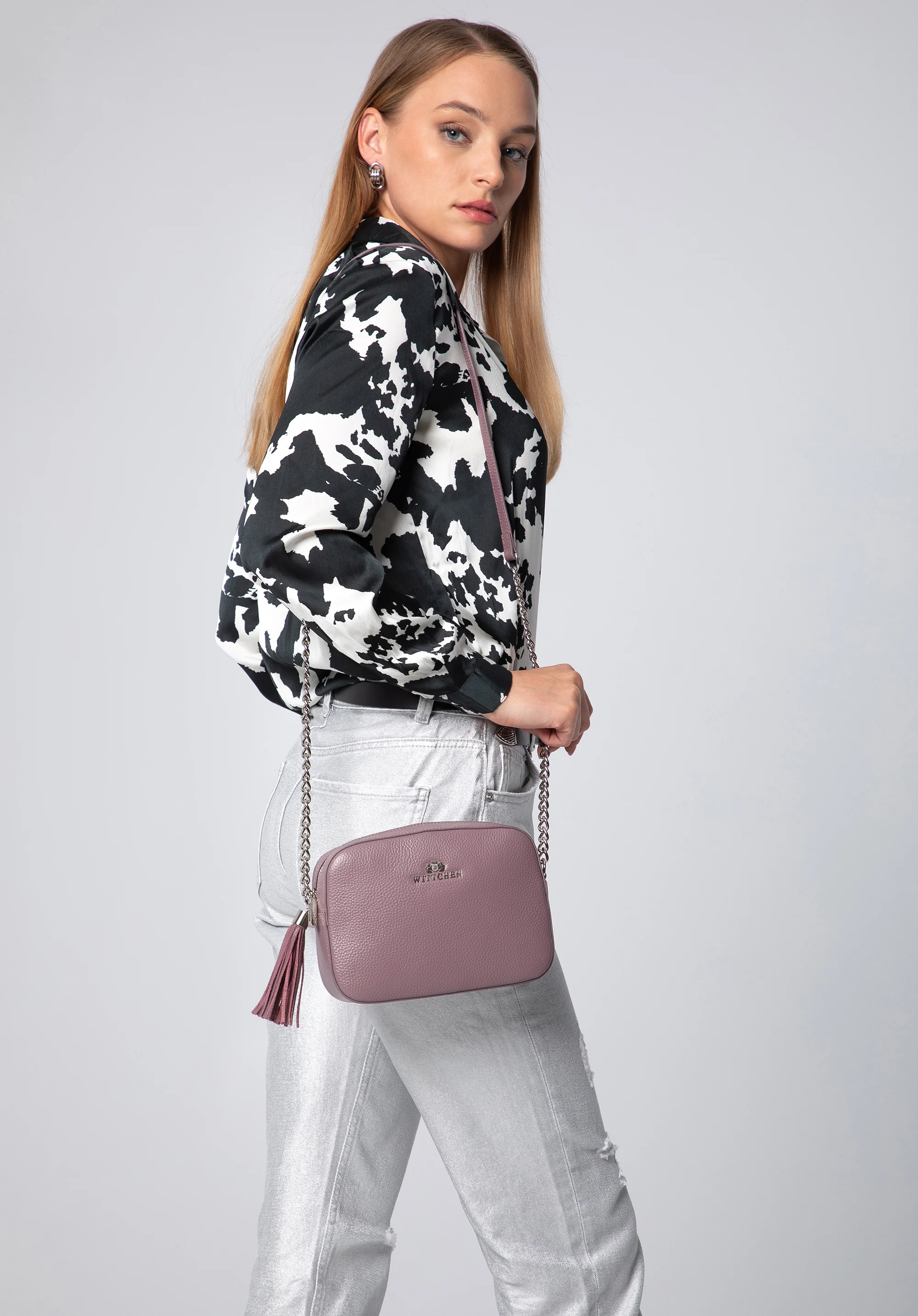 Damska listonoszka skórzana pudełkowa na łańcuszku