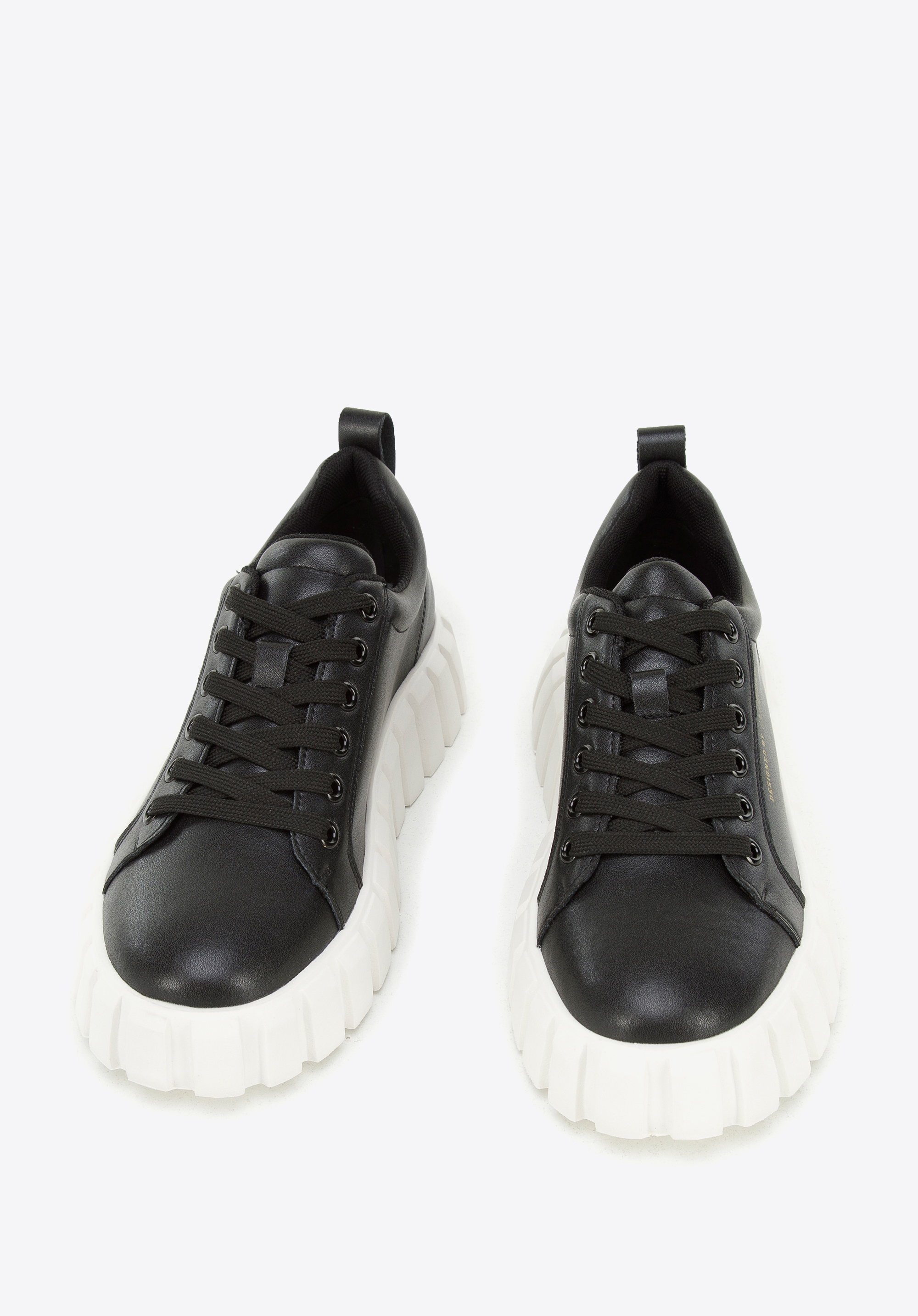 Damskie sneakersy ze skóry na grubej podeszwie