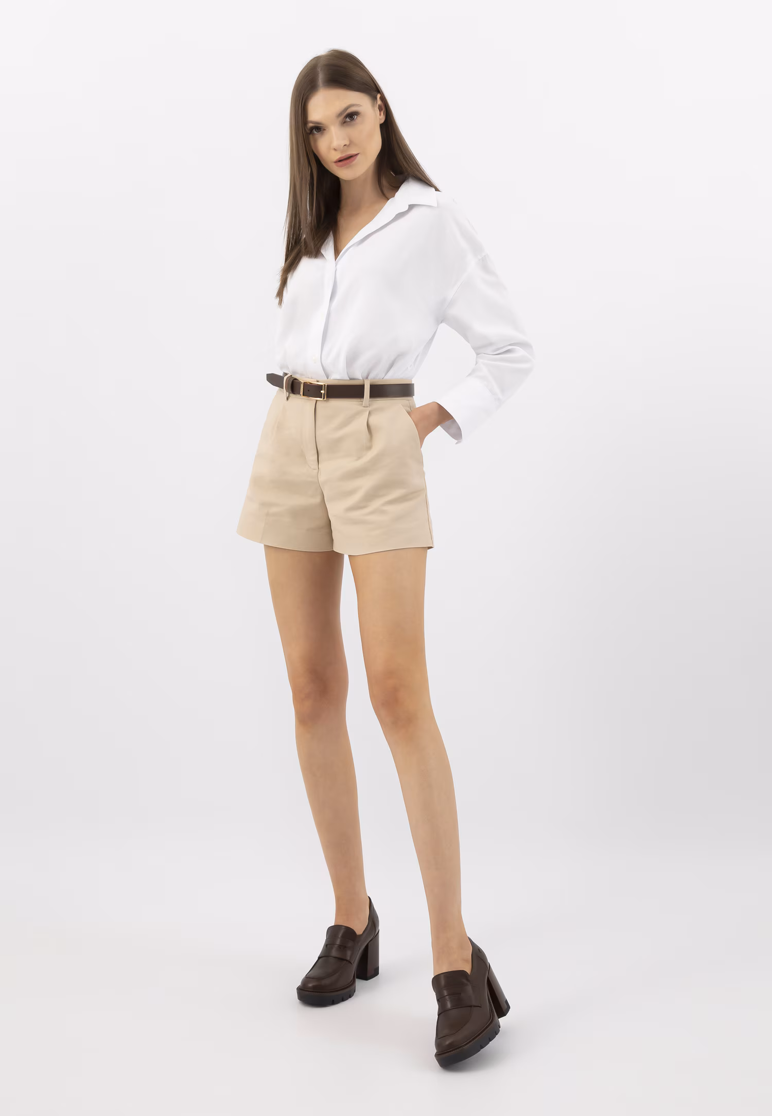 Czarne mokasyny damskie na wysokim obcasie i podeszwie z bieżnikiem