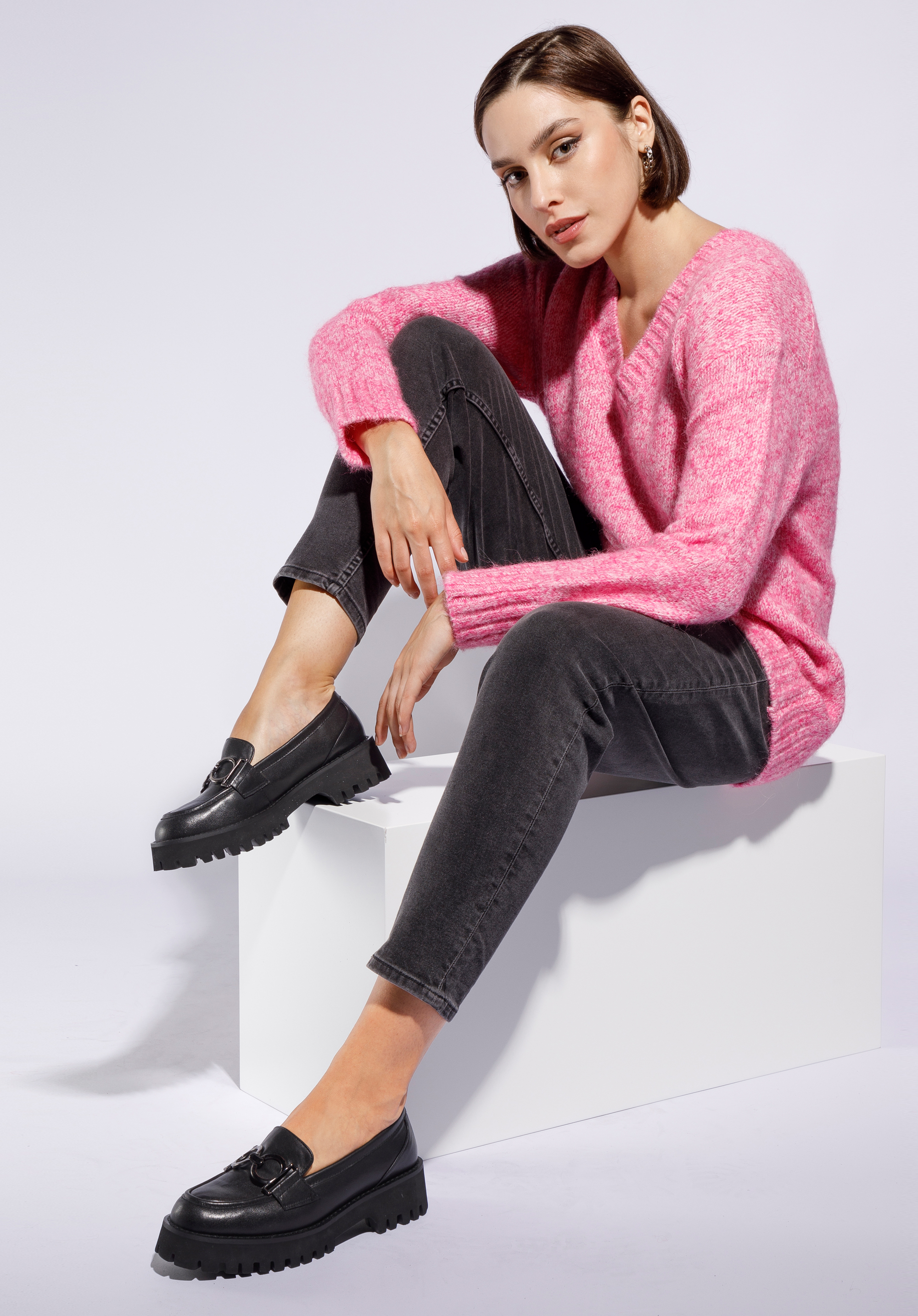 Damskie mokasyny ze skóry z klamrą na grubej podeszwie