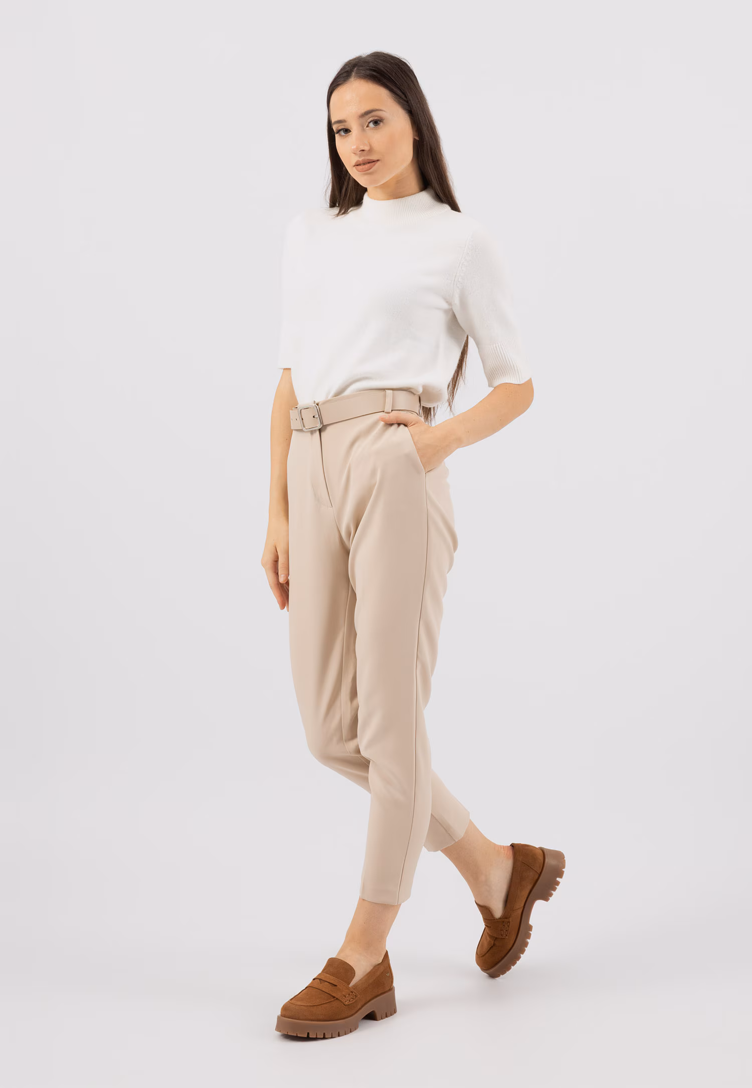 Beżowe mokasyny damskie na grubej podeszwie