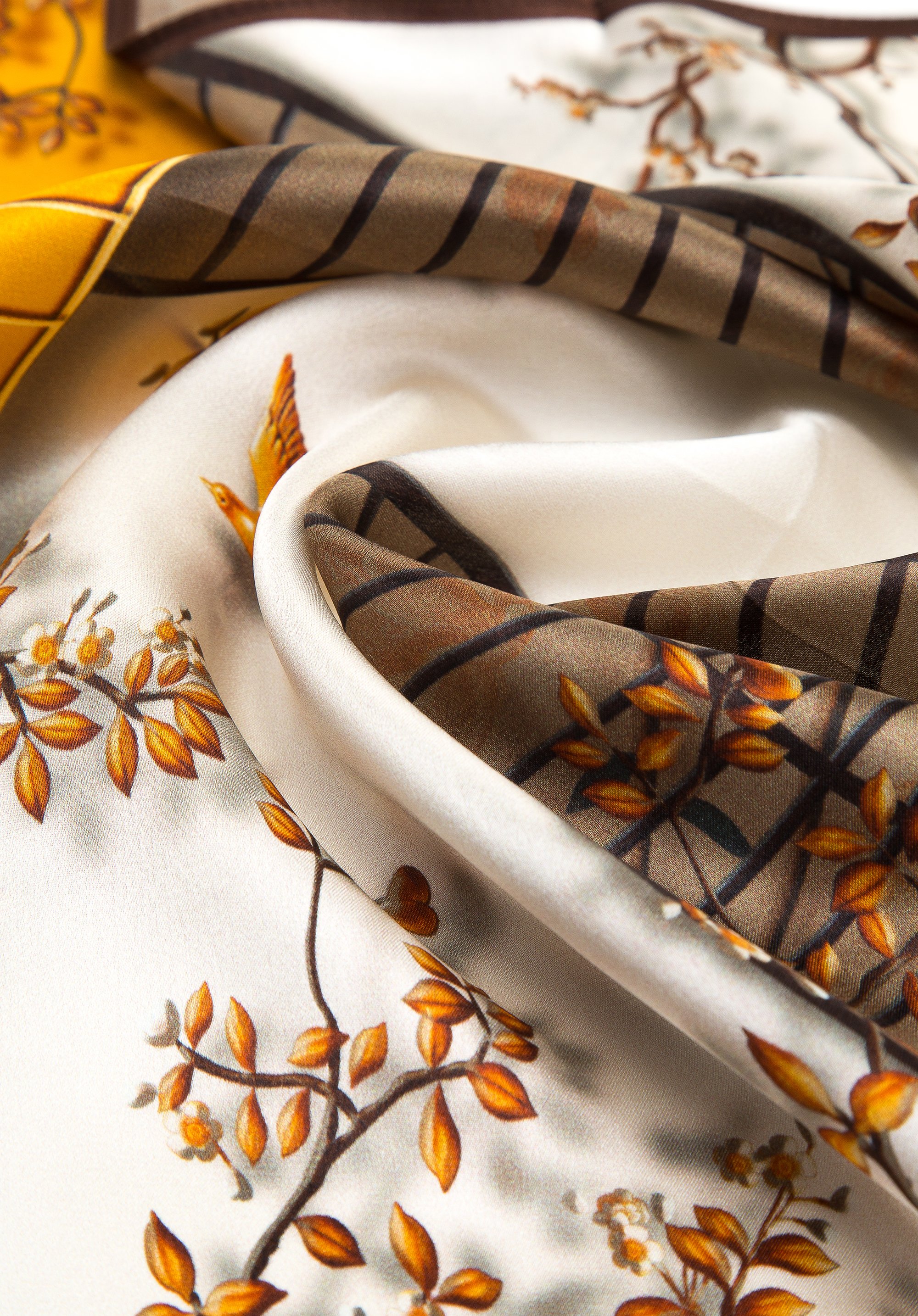 Damska apaszka jedwabna we wzory