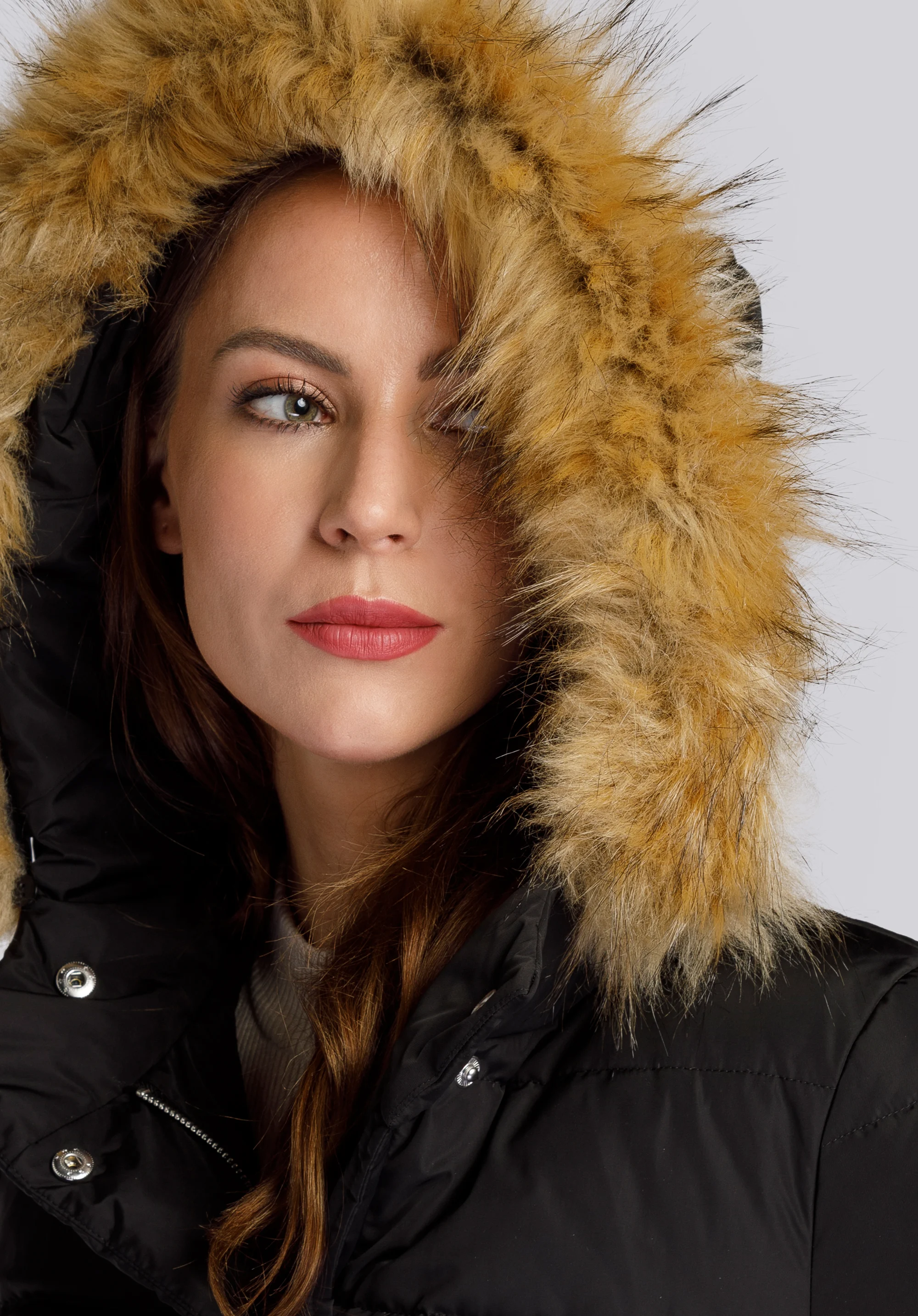 Damska kurtka puchowa z kapturem