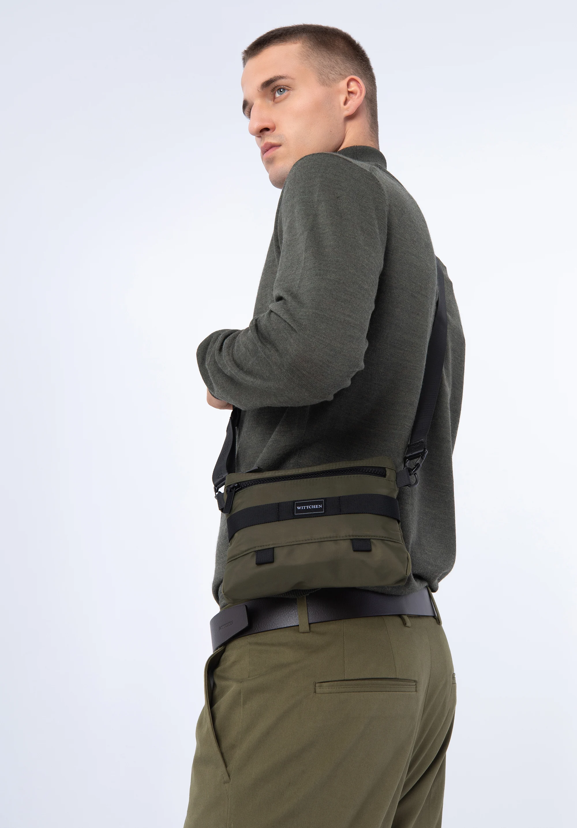 Męska saszetka z paskiem z przodu