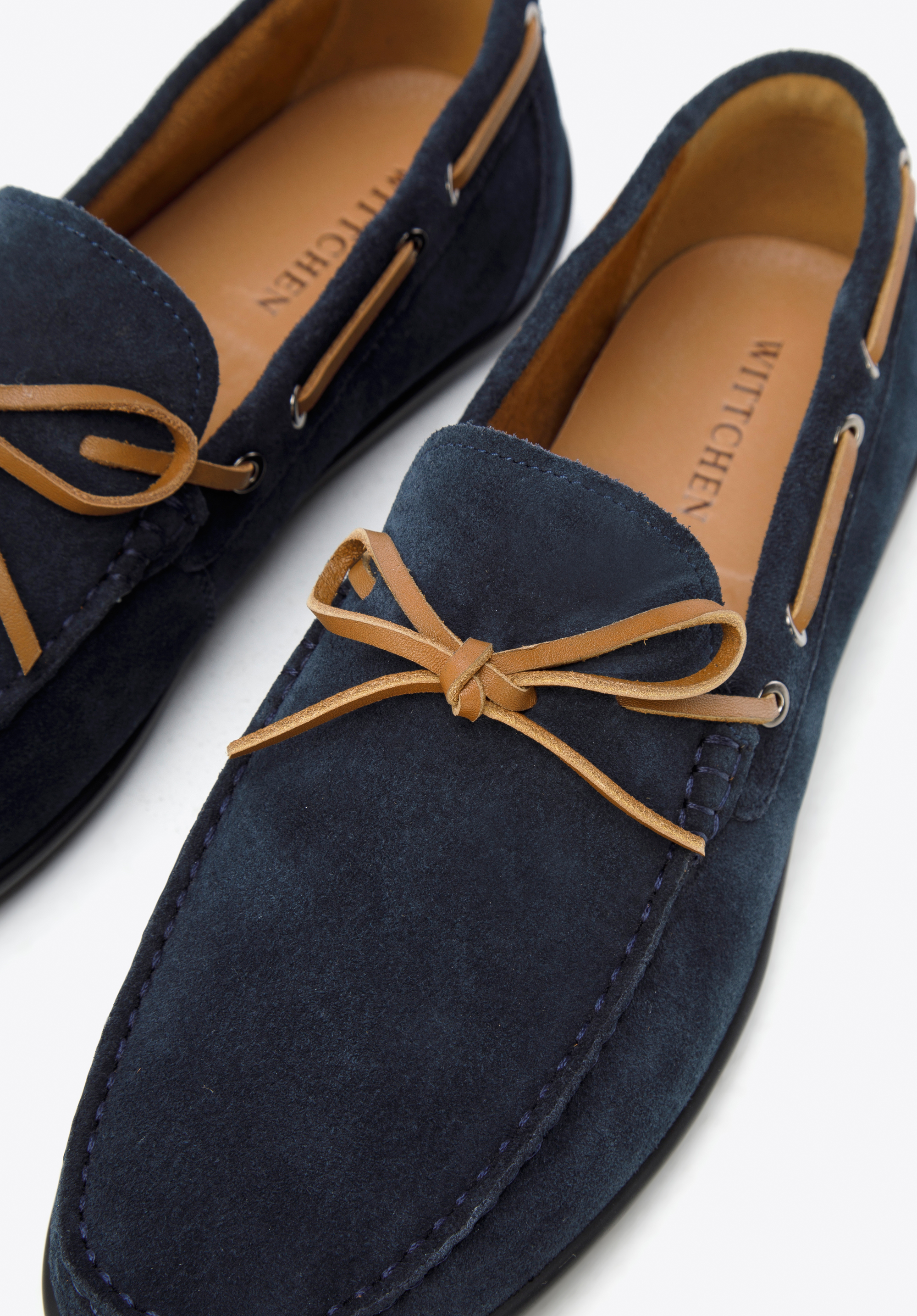 Męskie mokasyny zamszowe samochodowe z rzemykiem