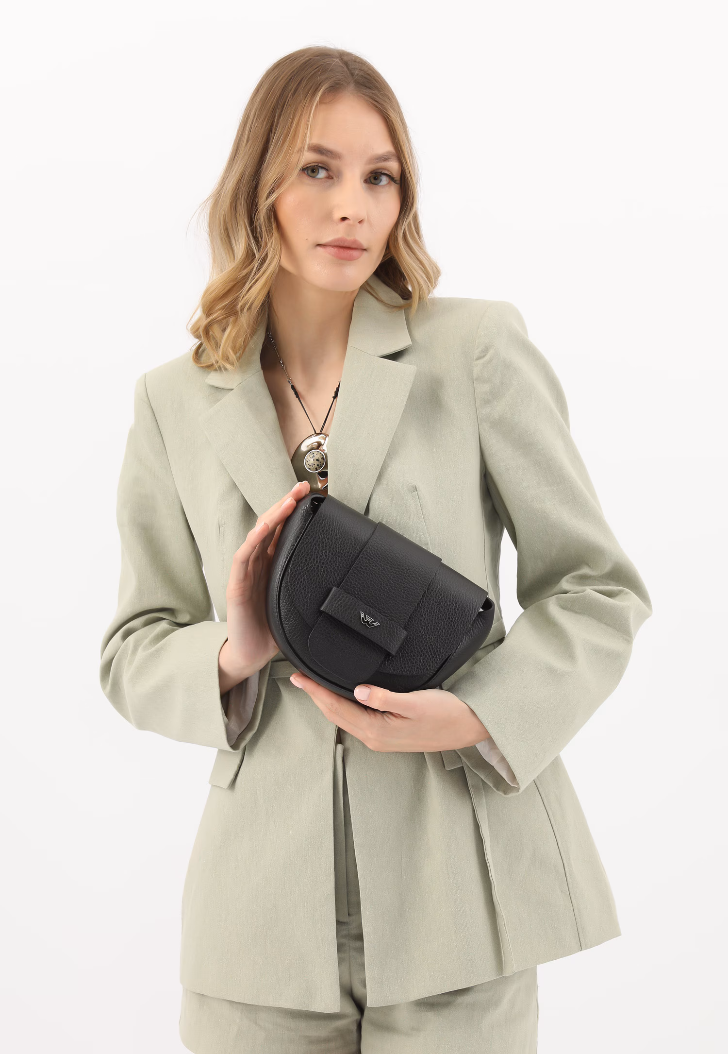 Jasnobrązowa skórzana torebka damska typu saddle bag