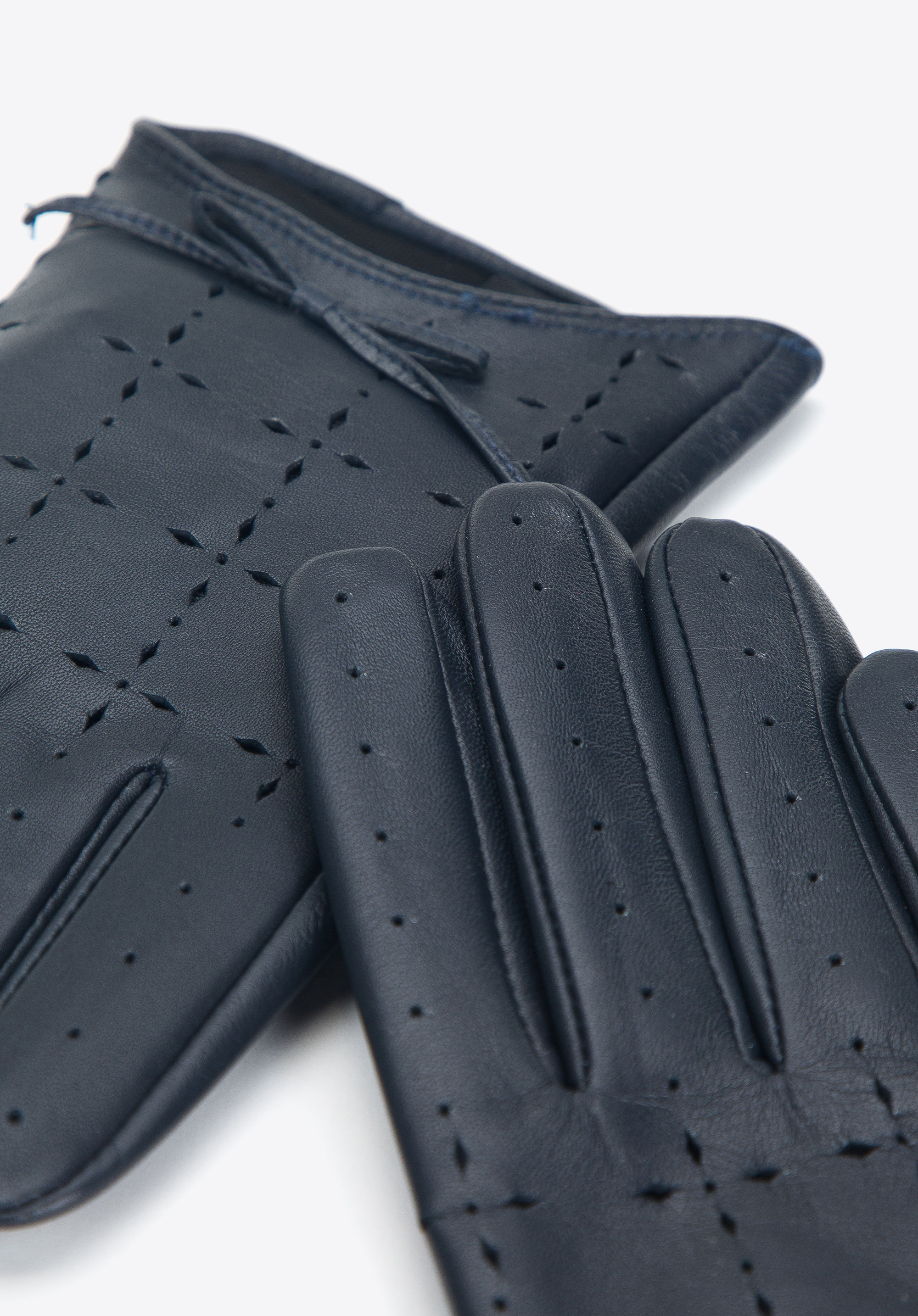 Damskie rękawiczki skórzane dziurkowane