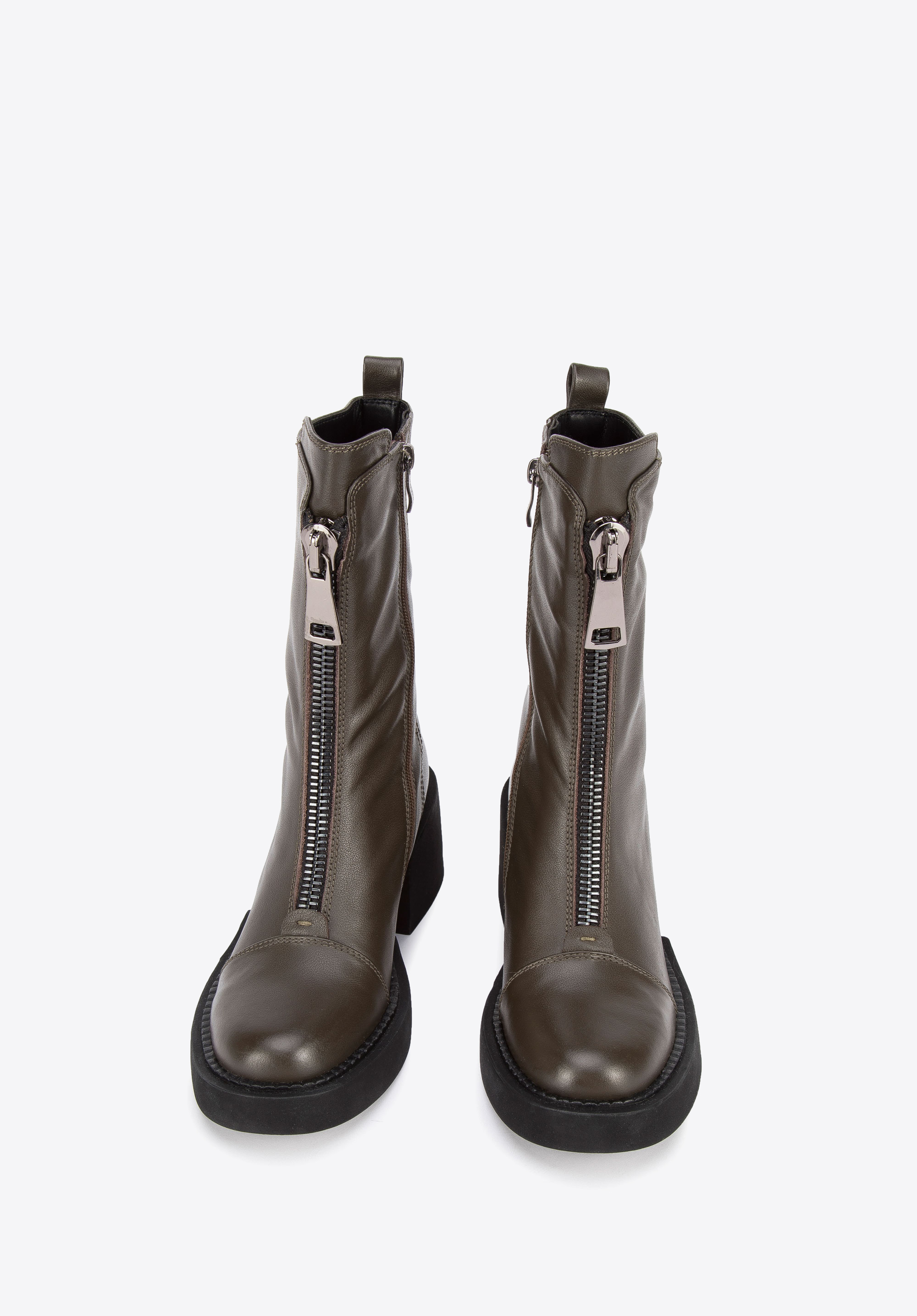 Botki skórzane z suwakiem na platformie