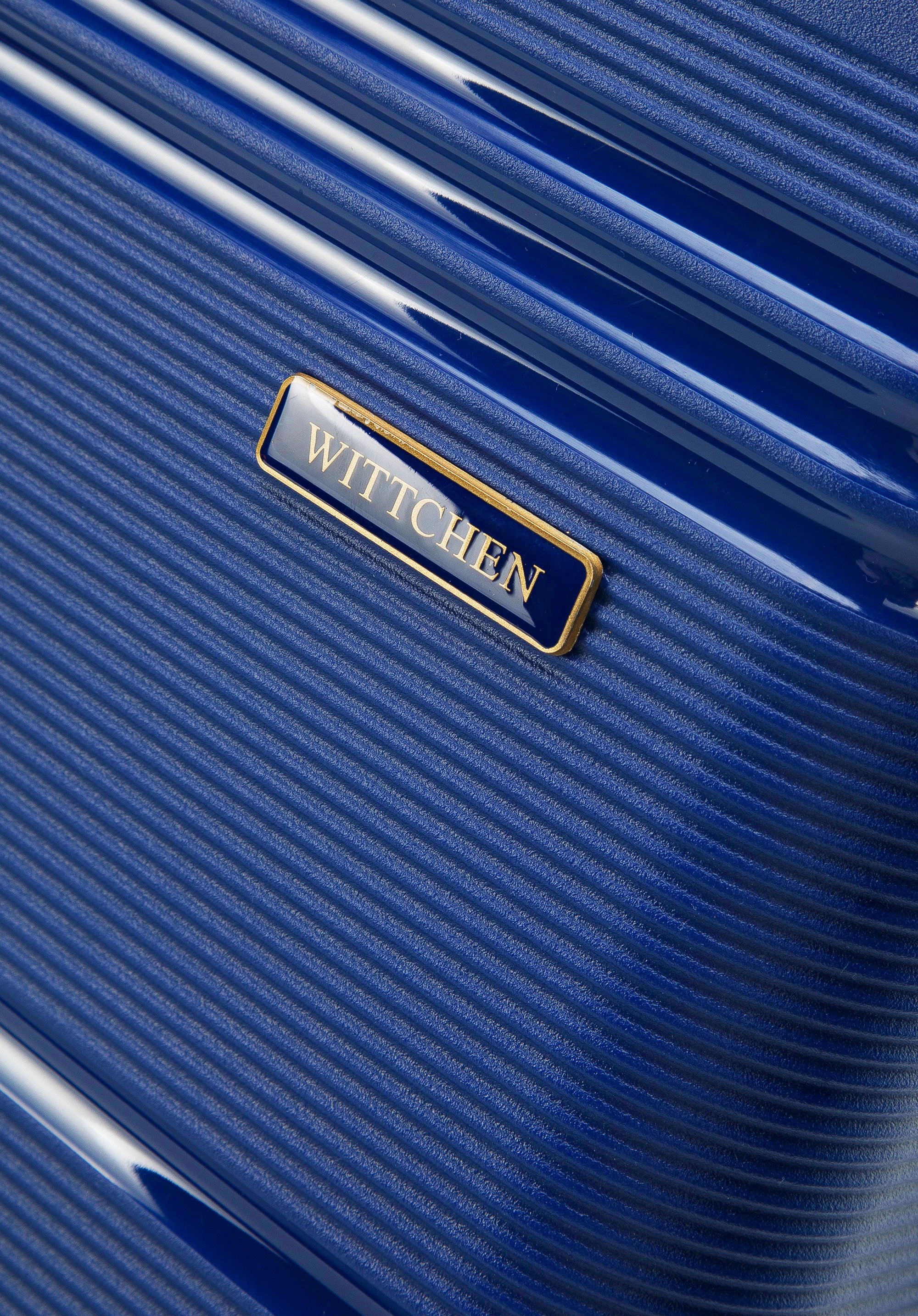 Średnia walizka z polipropylenu jednokolorowa