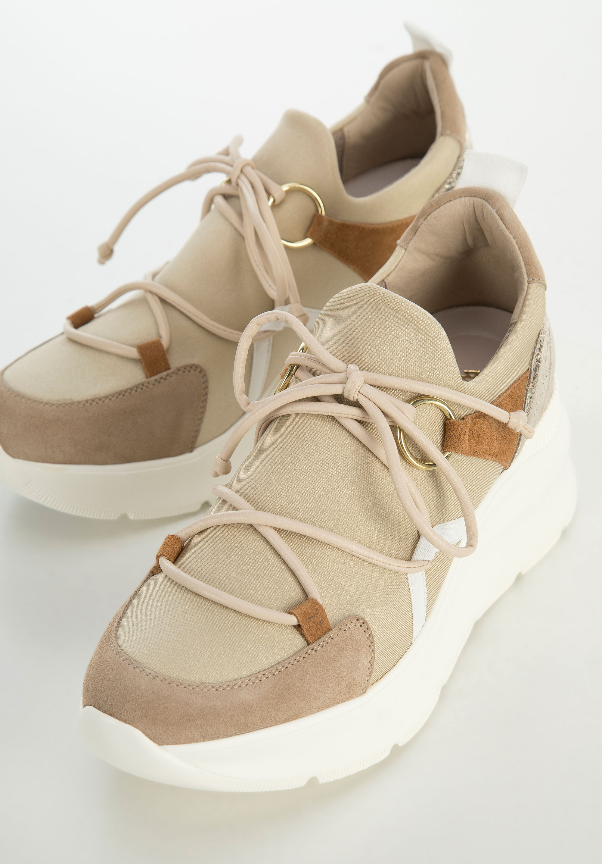 Damskie sneakersy z elastycznej tkaniny na koturnie