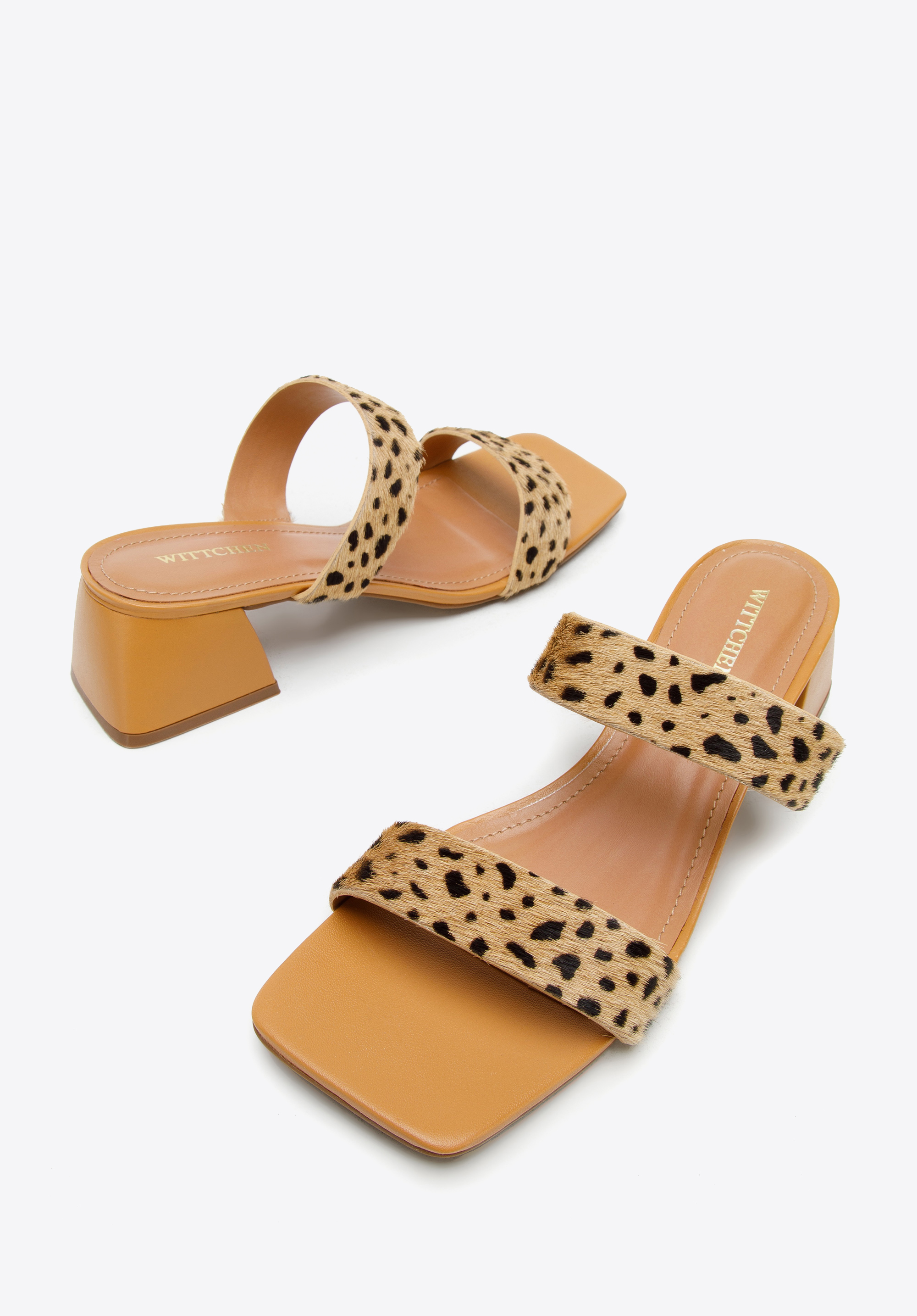 Damskie klapki skórzane z cienkimi paskami