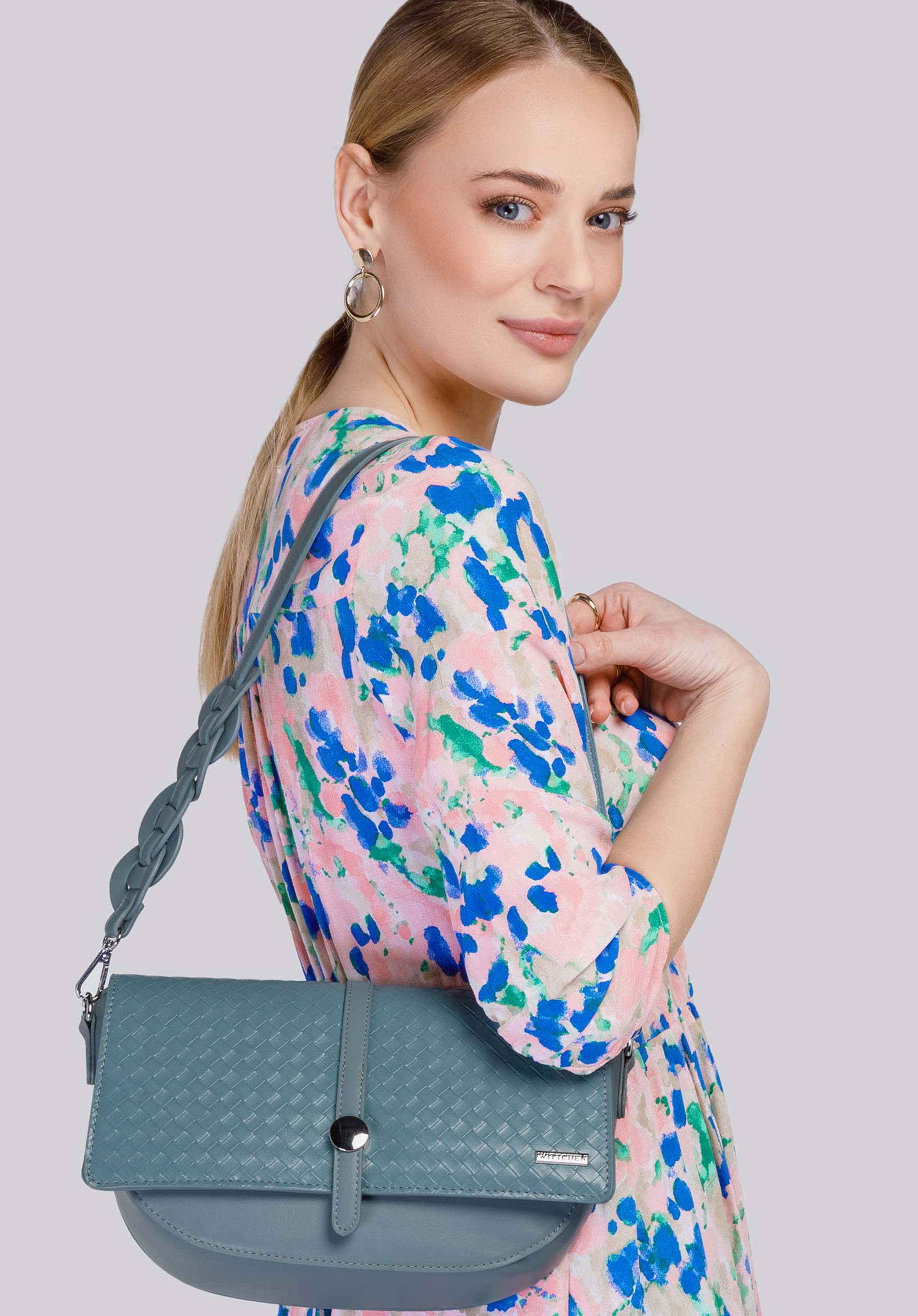 Torebka półksiężyc z plecionką