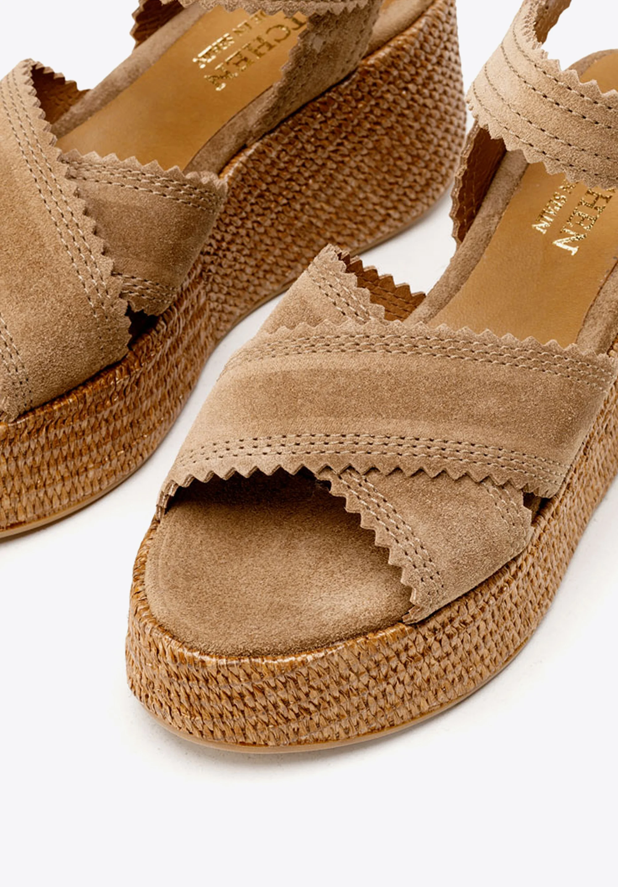 Sandały espadryle zamszowe na platformie