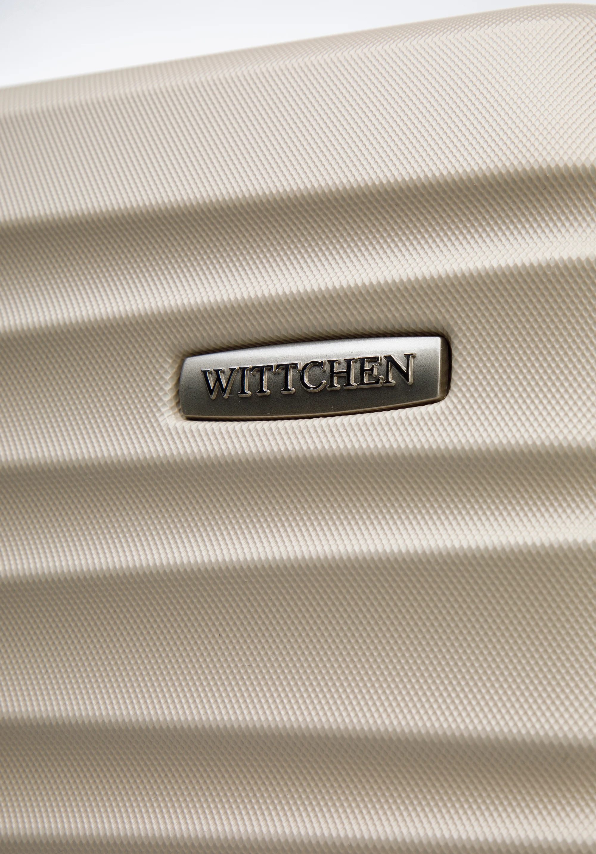 Duża walizka z ABS-u z żebrowaniem