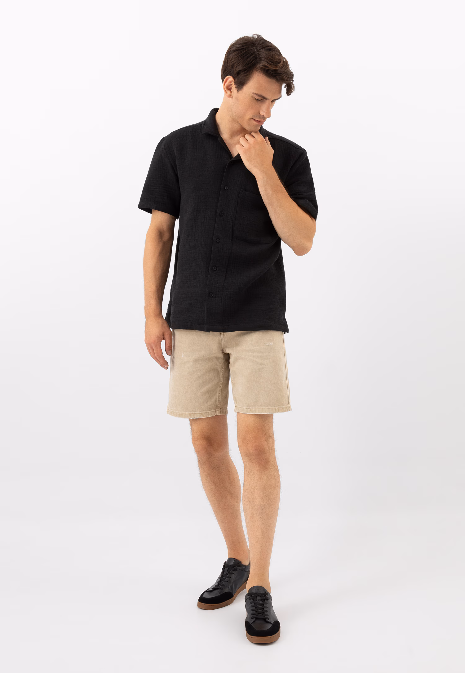 Białe trampki męskie z szarymi wstawkami