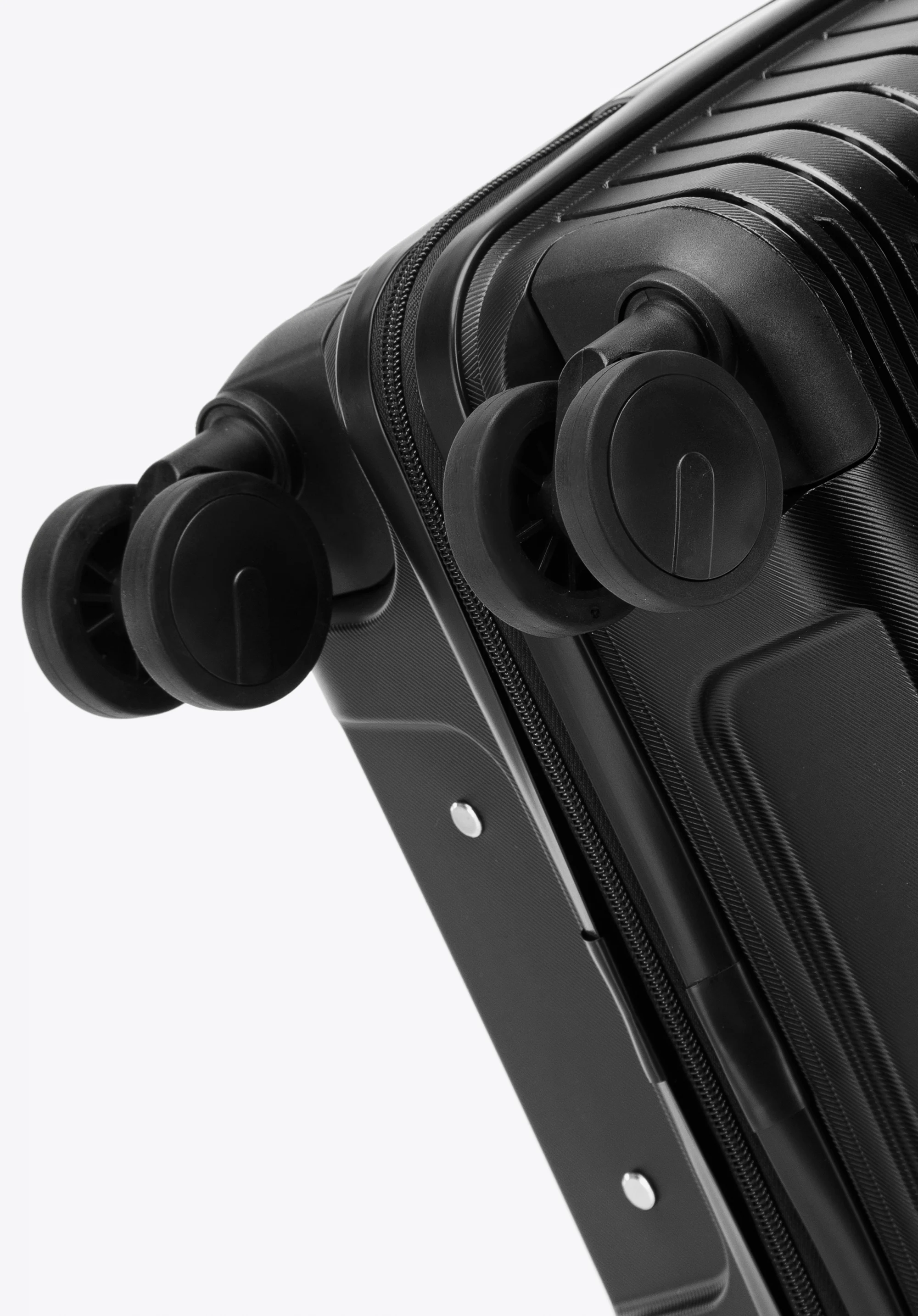 Walizka średnia z polipropylenu z błyszczącymi paskami