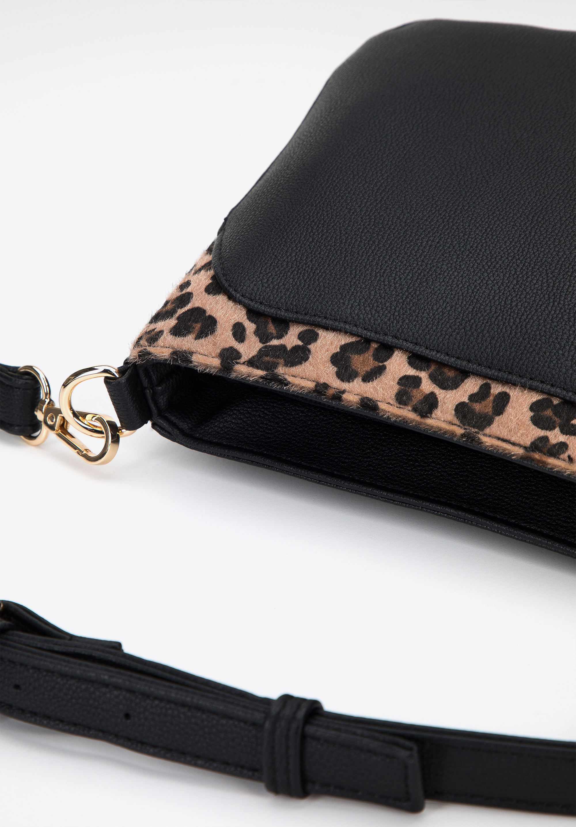Damska listonoszka z ozdobną wstawką w zwierzęcy wzór