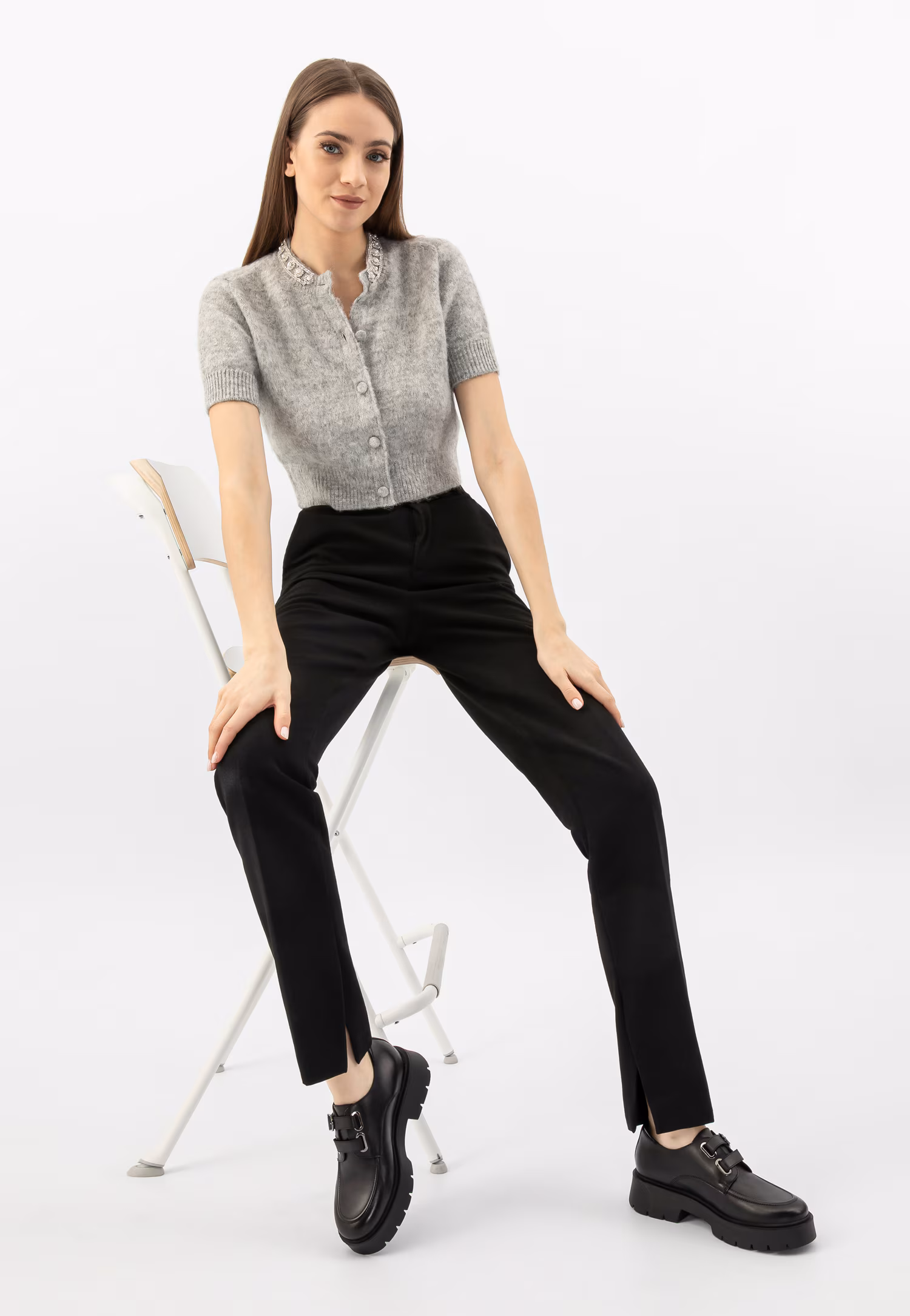 Czarne skórzane półbuty damskie na grubej podeszwie