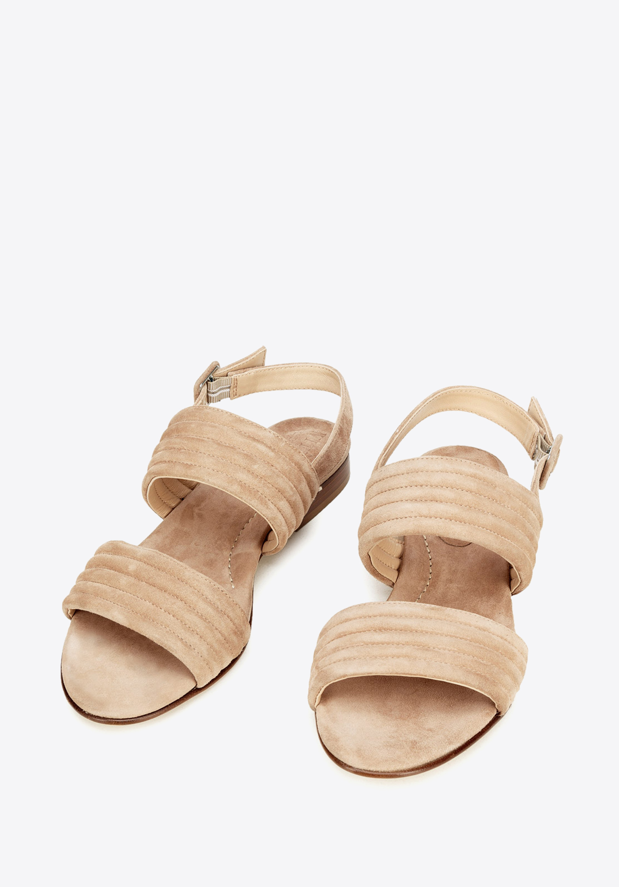 Damskie sandały zamszowe pikowane