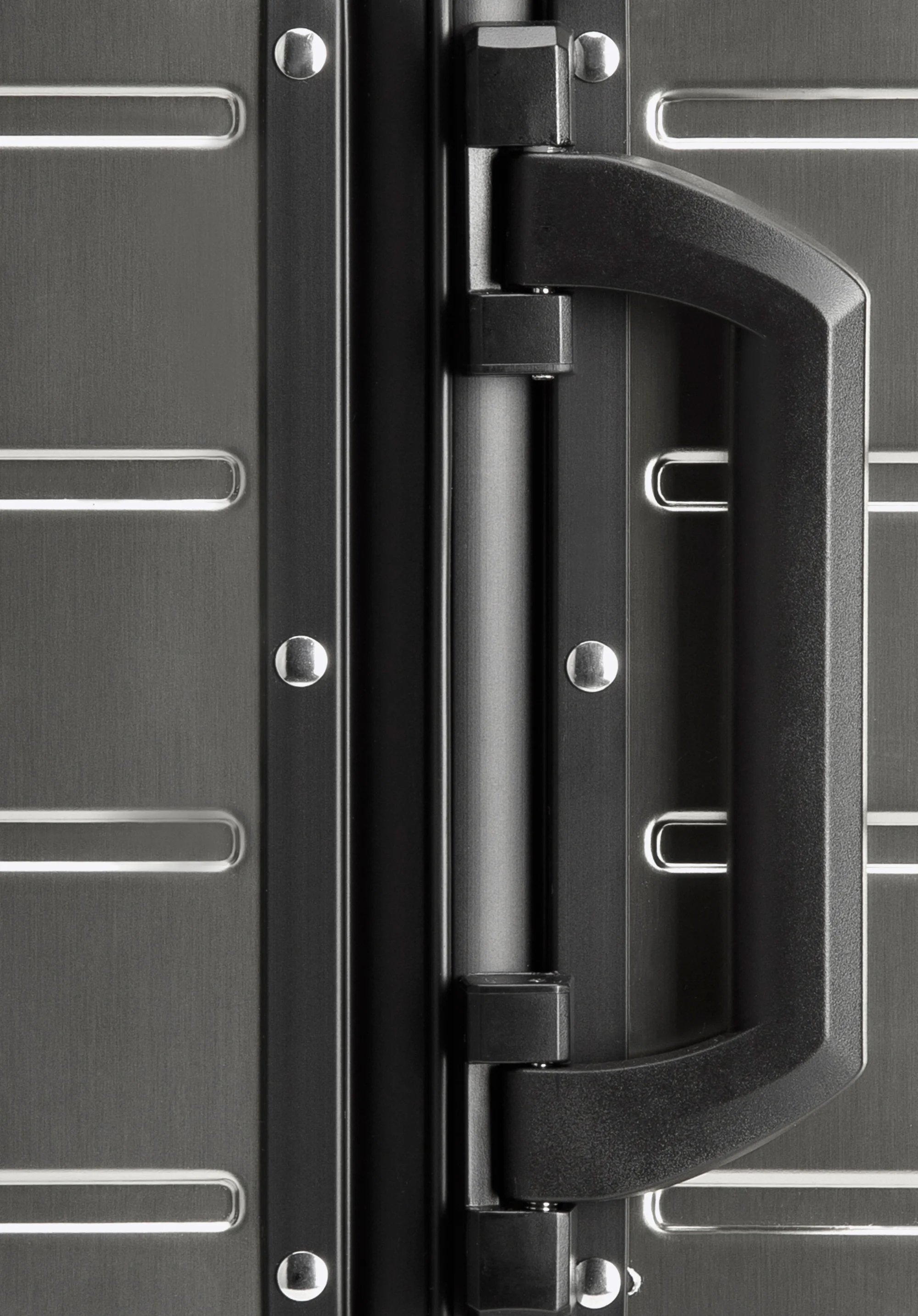 Walizka kabinowa z aluminium