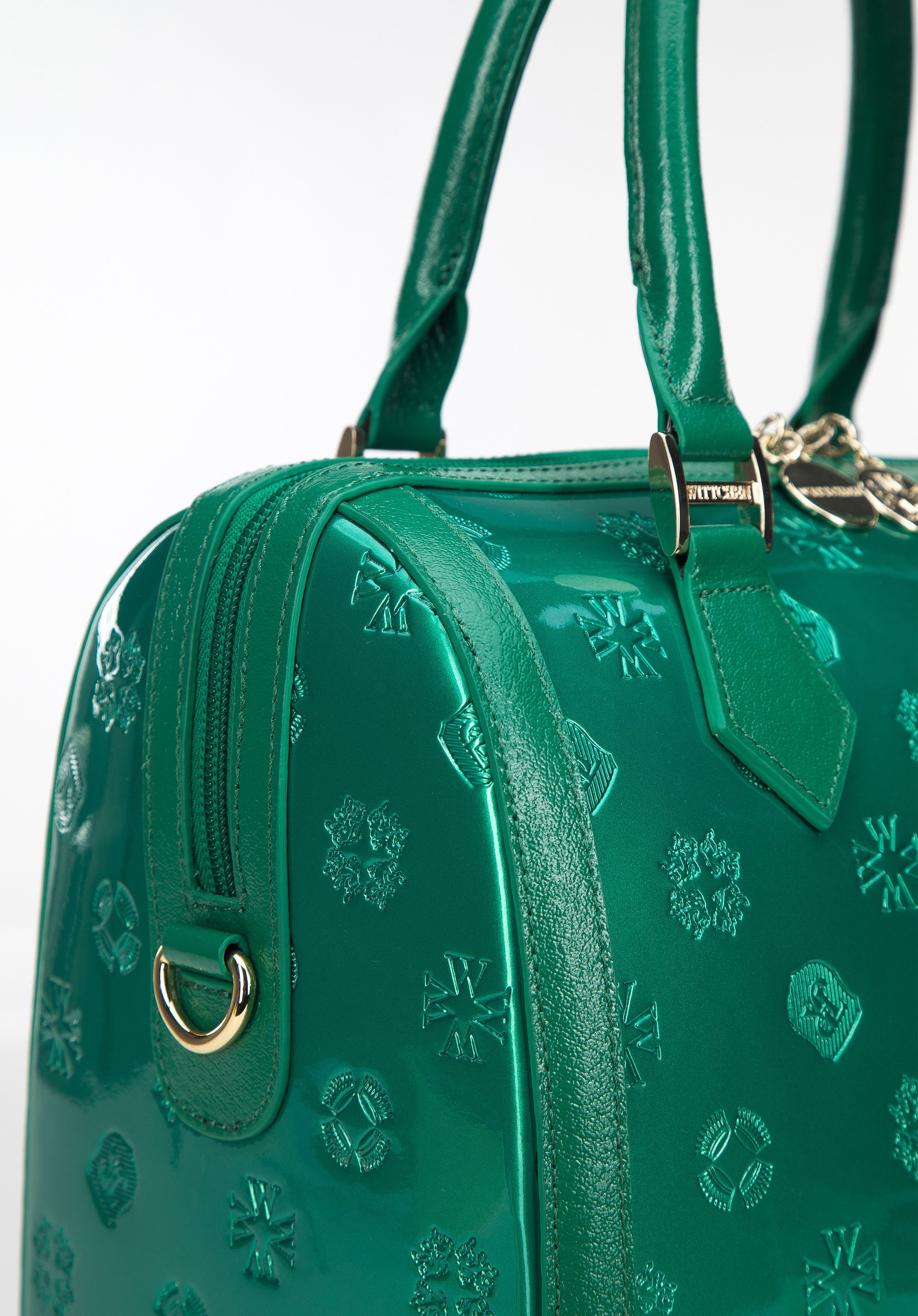 Torebka kuferek z metalicznej skóry lakierowanej