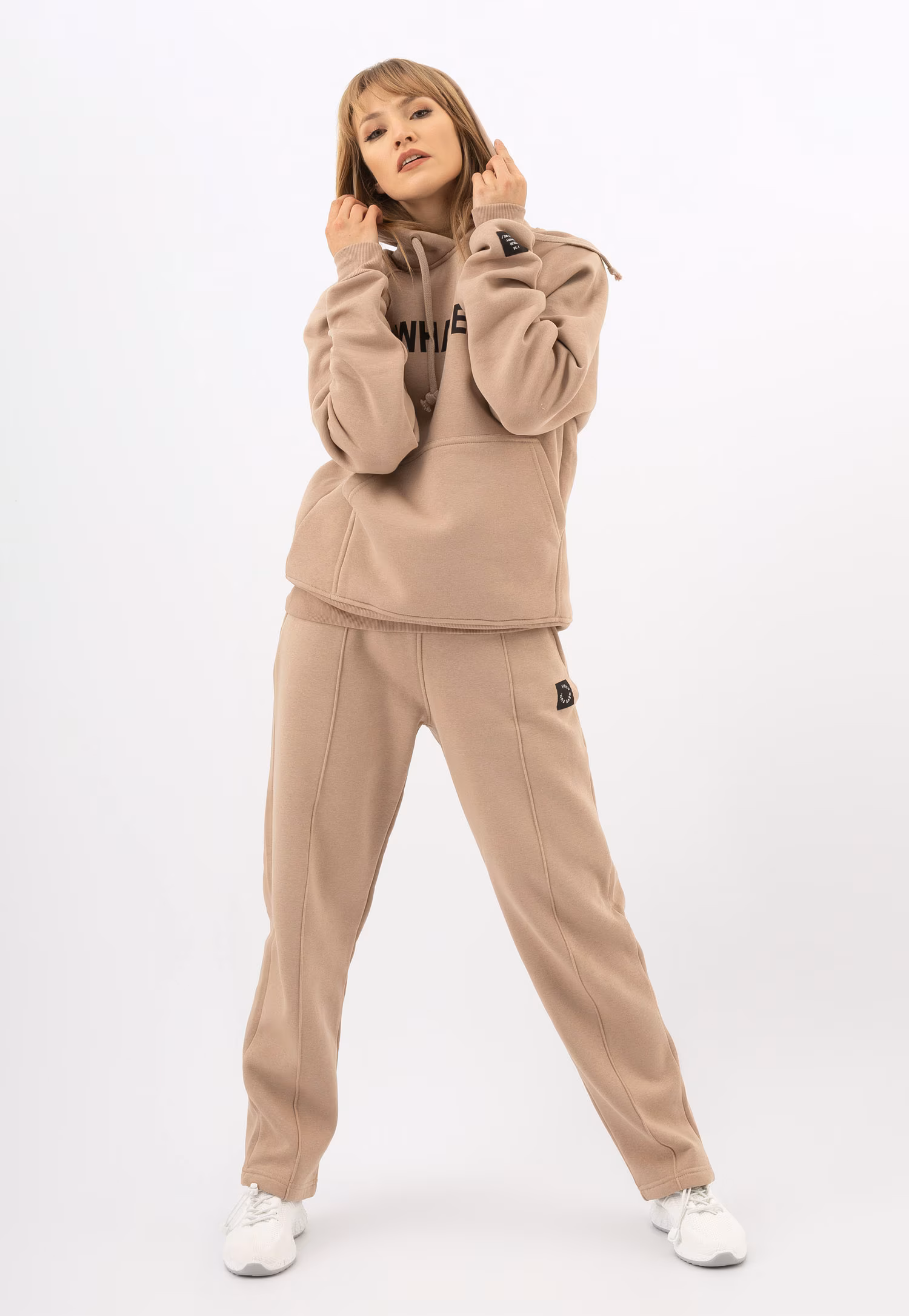 RELAKS czerwone spodnie dresowe o prostym kroju