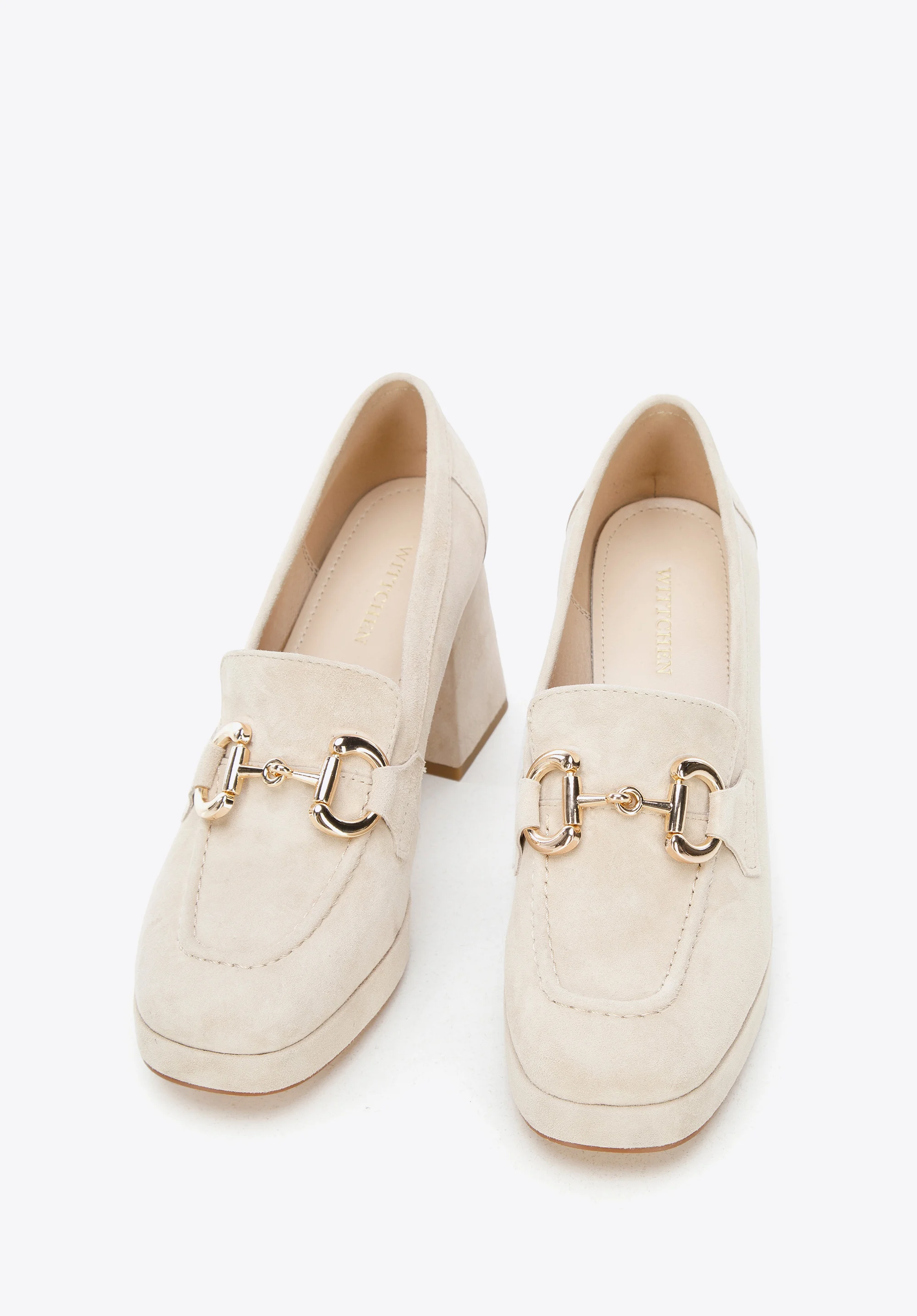 Czółenka zamszowe z klamerką na platformie