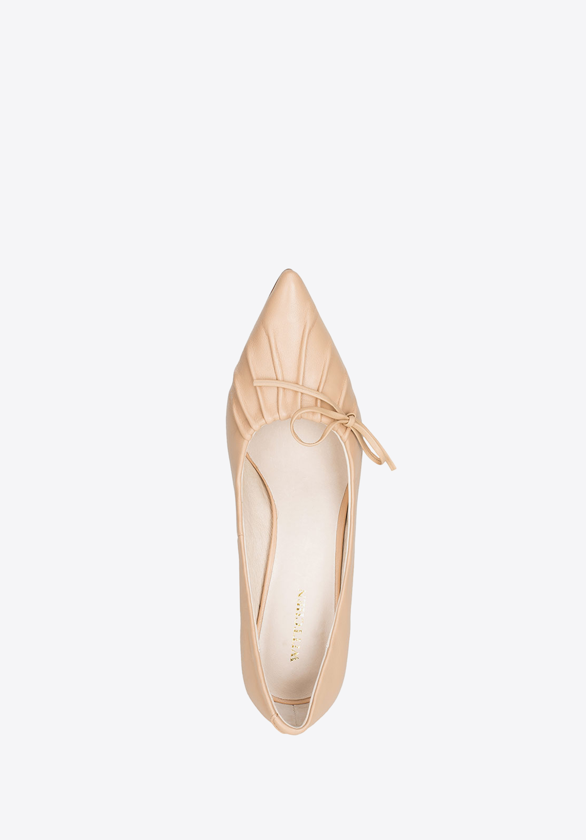 Szpilki skórzane z marszczonym przodem