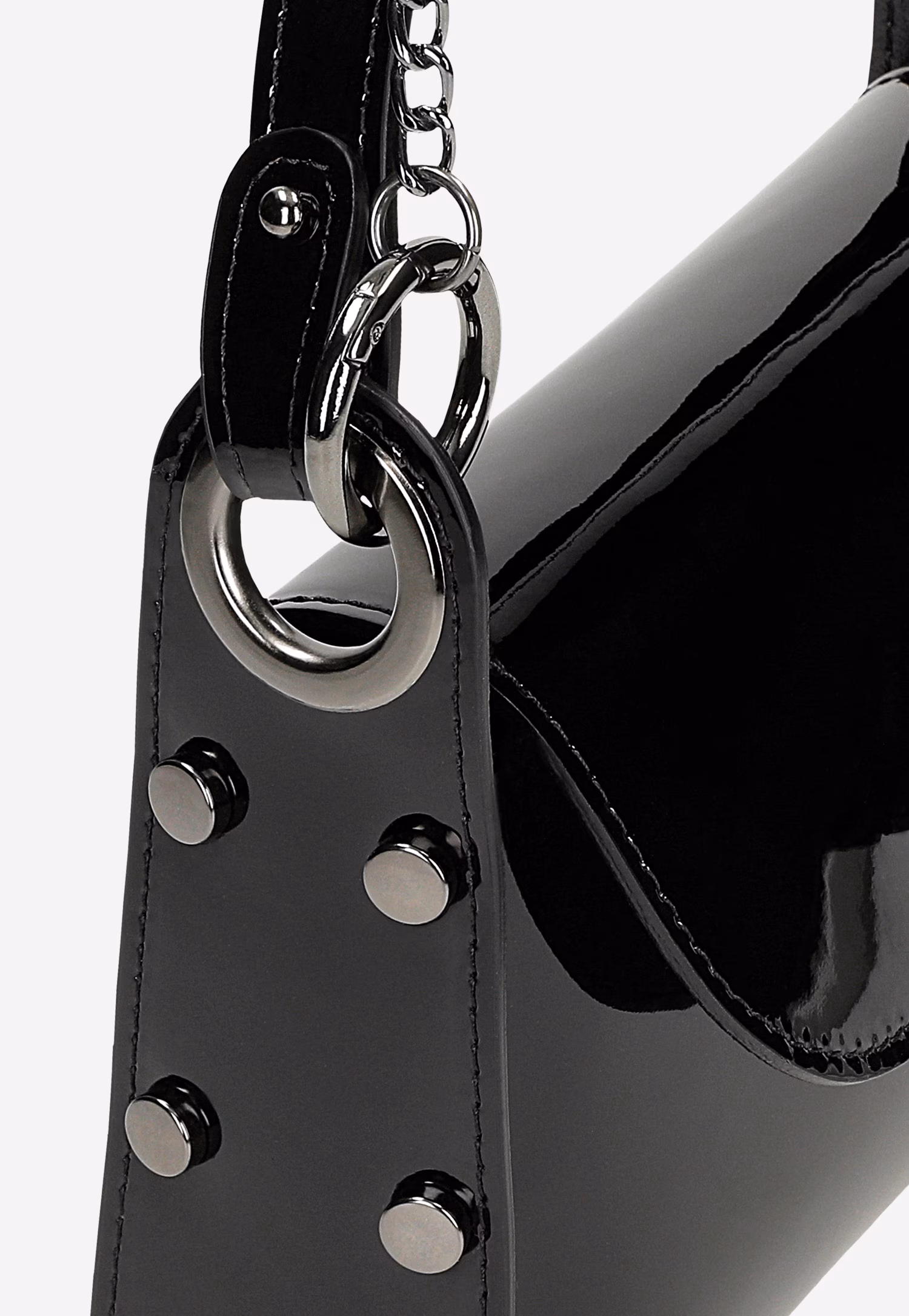 Czarna lakierowana torebka wizytowa z owadem