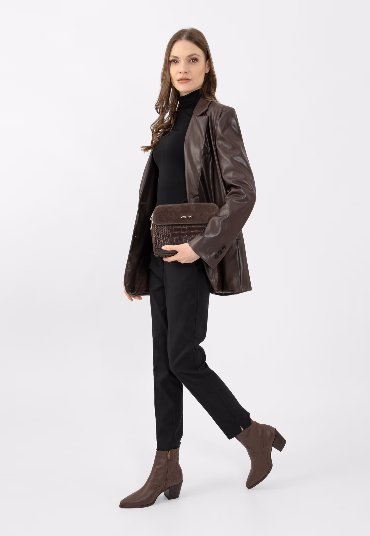 Brązowe kowbojki  na charakterystycznym obcasie