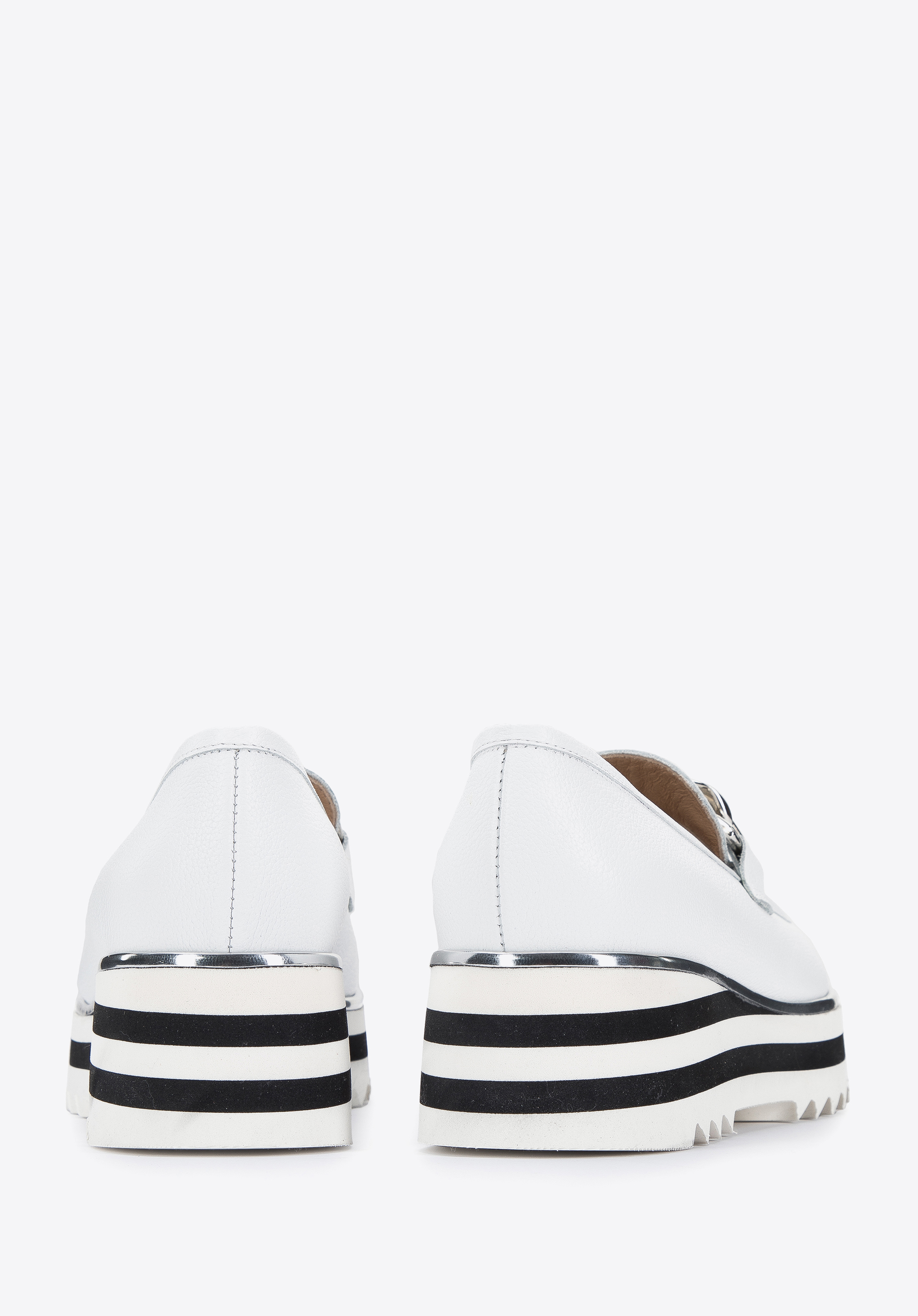 Damskie mokasyny skórzane z łańcuchem na platformie w pasy