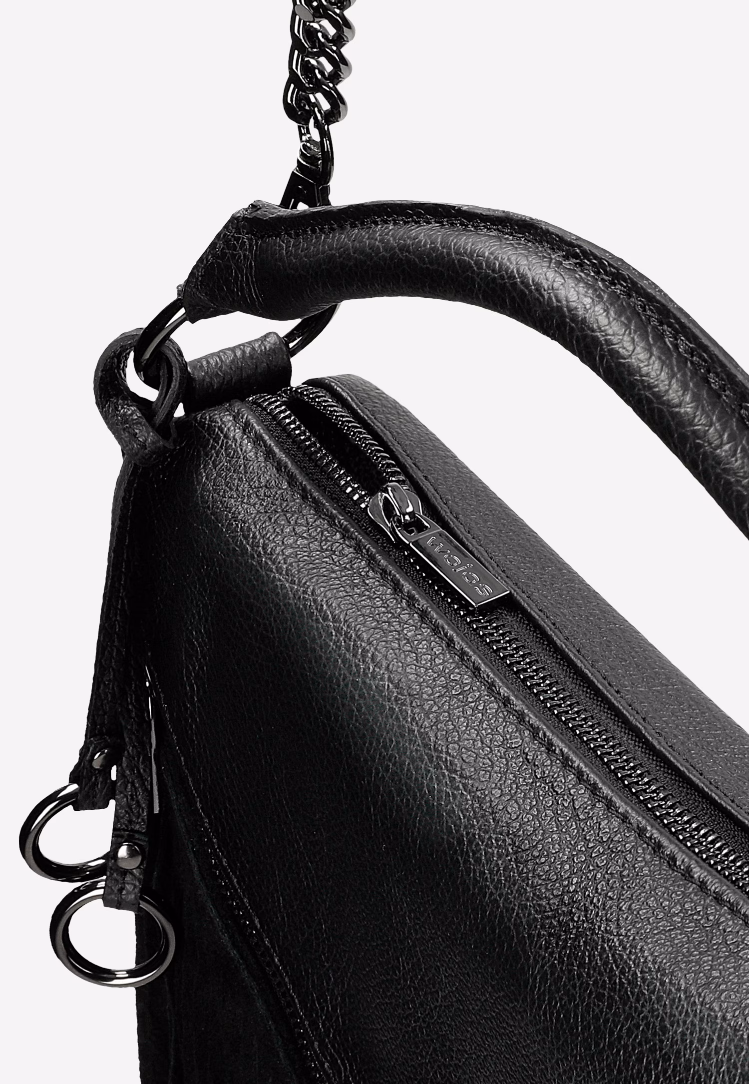 Jasnobrązowa skórzana torebka damska z frędzlami i łańcuchem