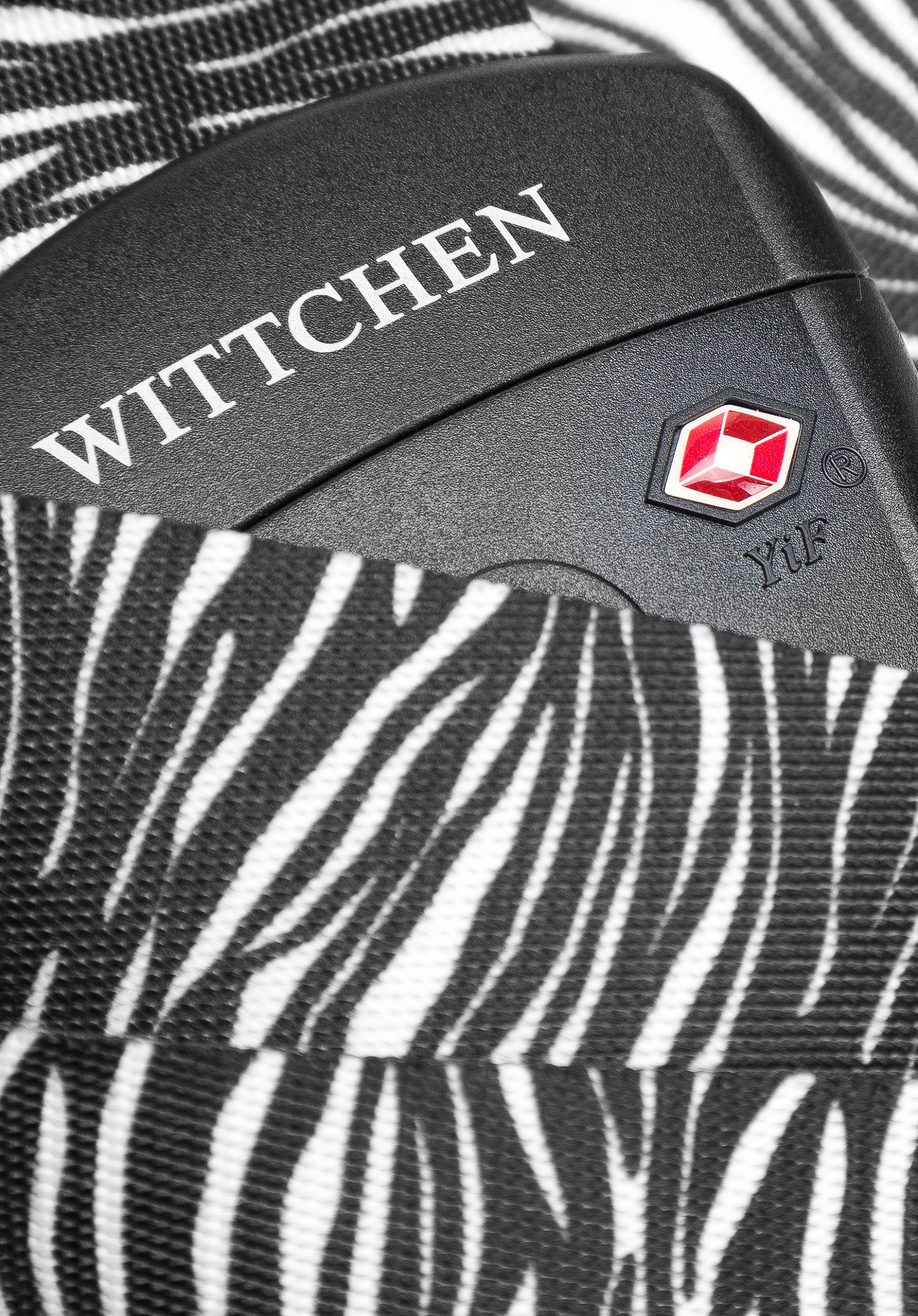 Pas zabezpieczający bagaż z zamkiem