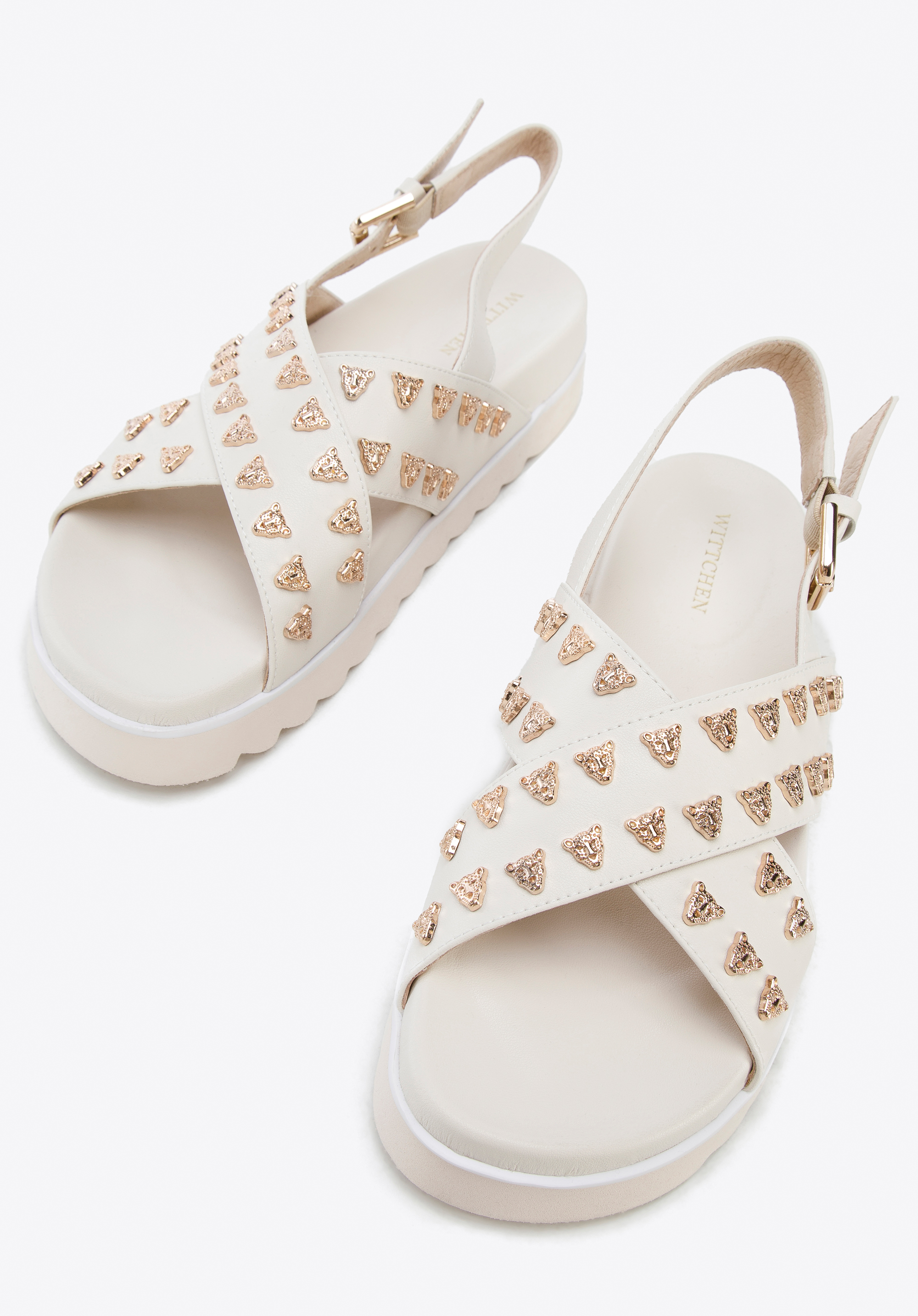 Damskie sandały skórzane z ozdobnymi nitami na platformie