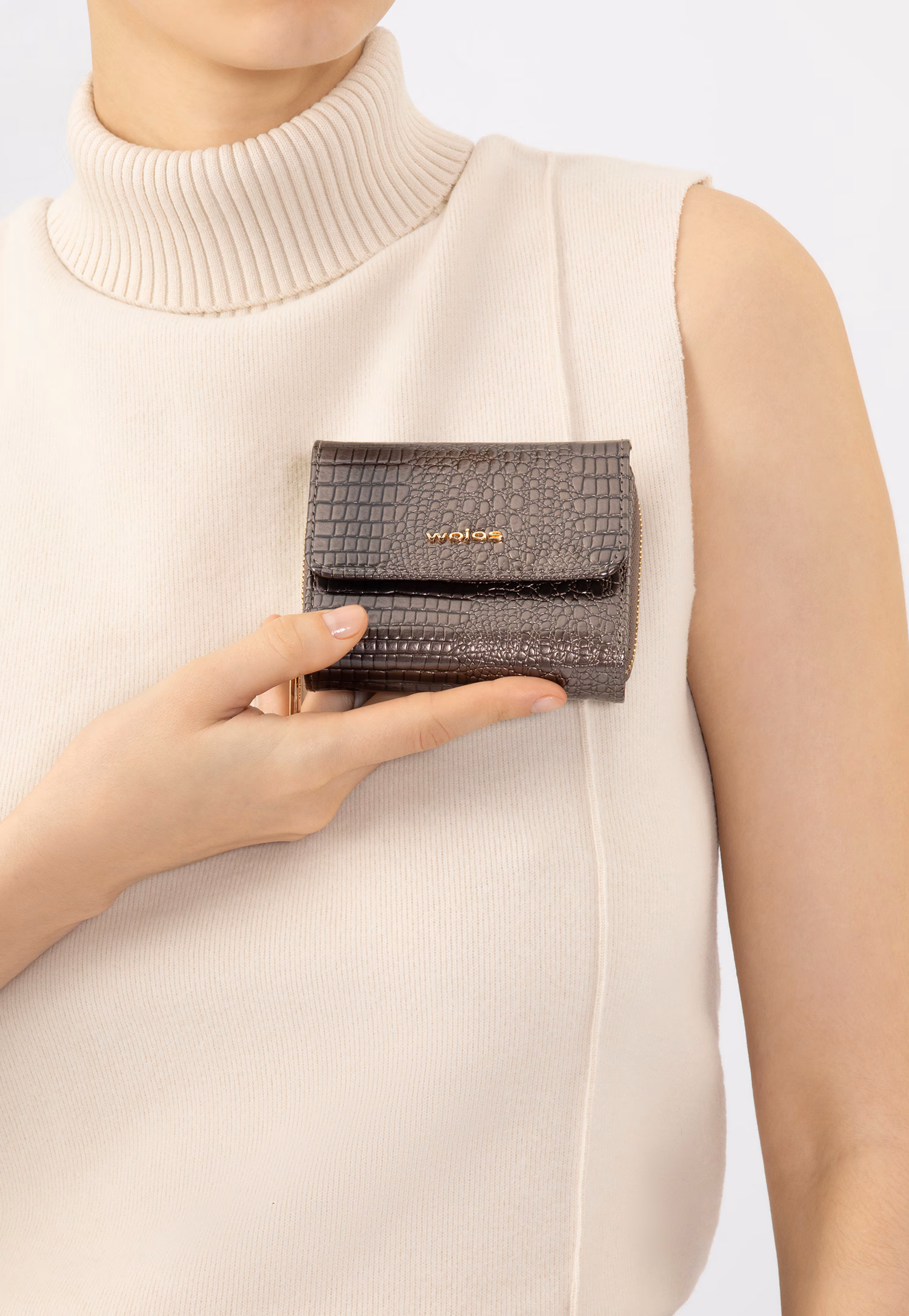 Mały czerwony portfel damski ze skóry licowej