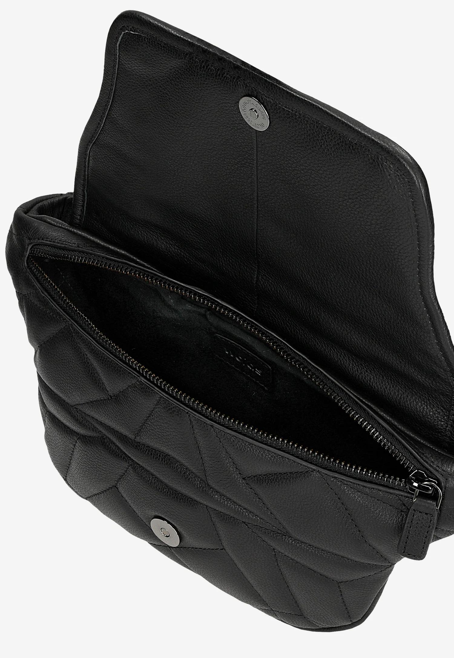 Czarna skórzana torebka nerka z pikowanym geometrycznym wzorem