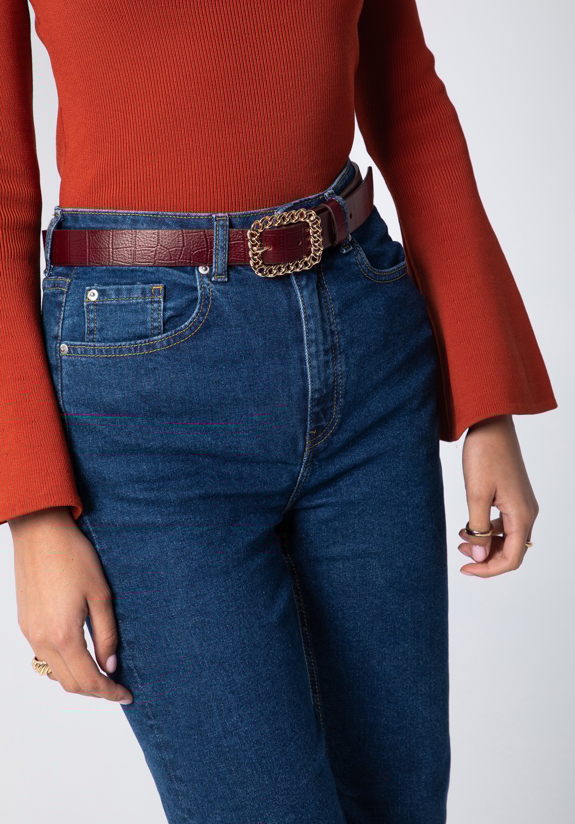 Damski pasek ze skóry croco z ozdobną klamrą