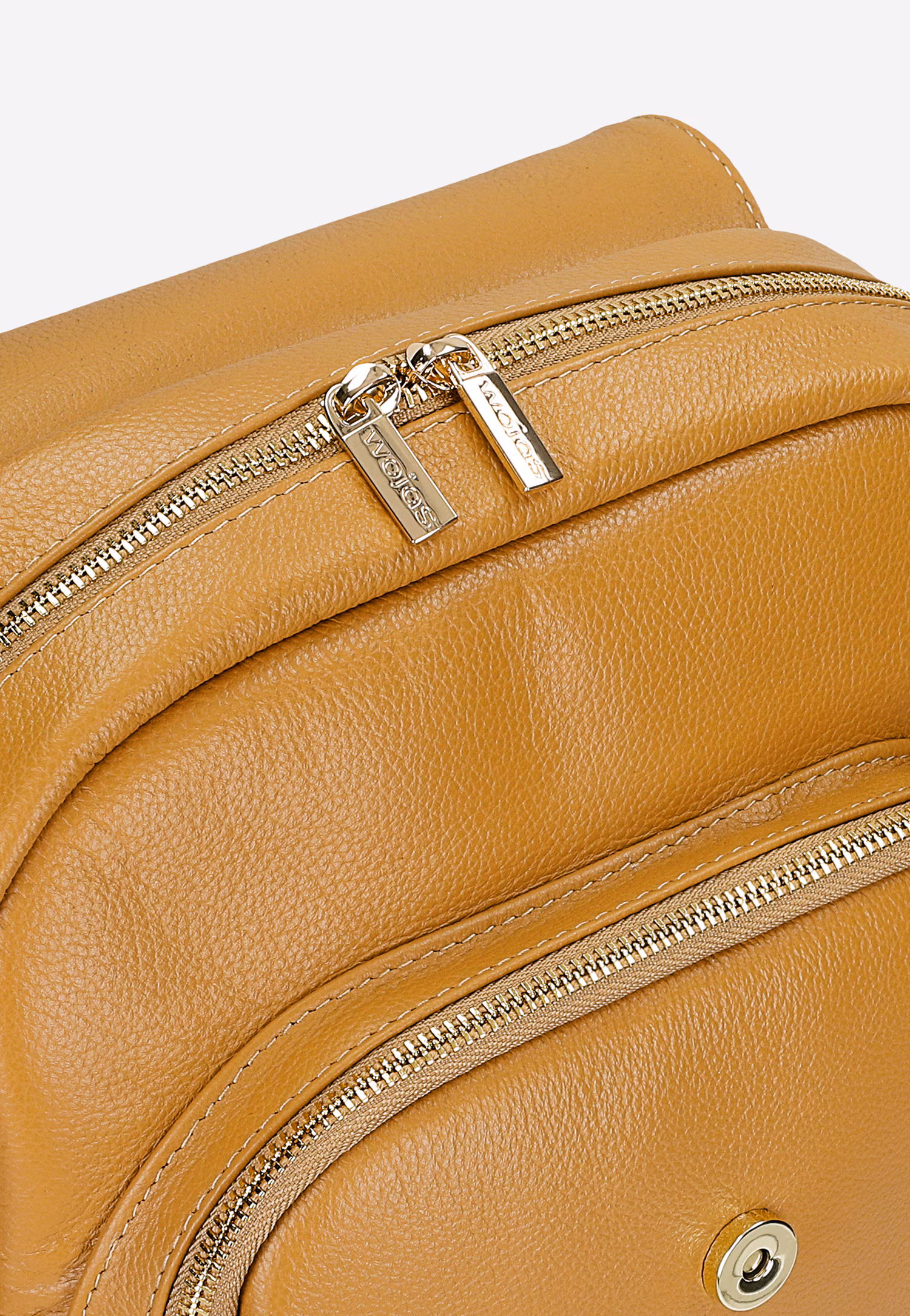 Beżowy skórzany plecak miejski z klapką