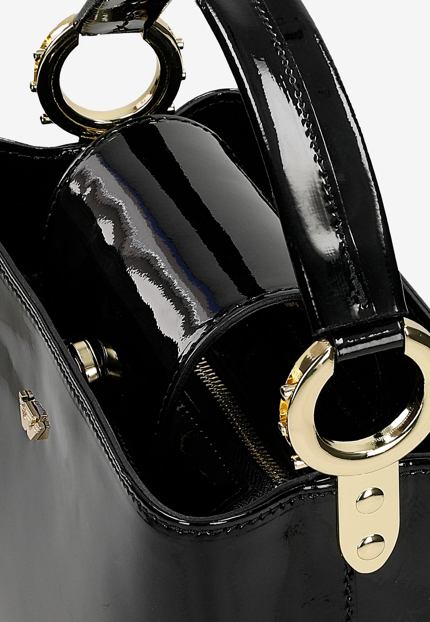 Elegancki kuferek czarny lakierowany