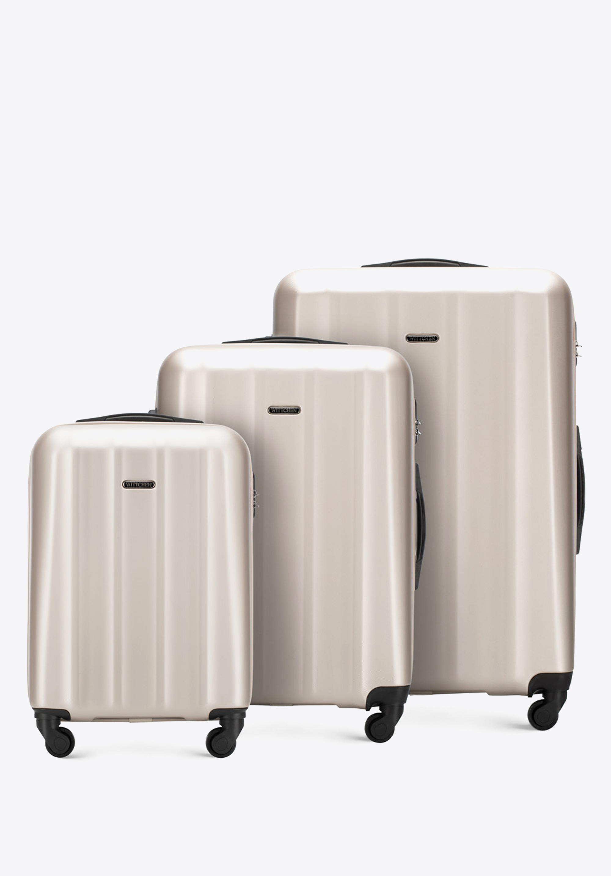 Walizka kabinowa z polikarbonu fakturowana