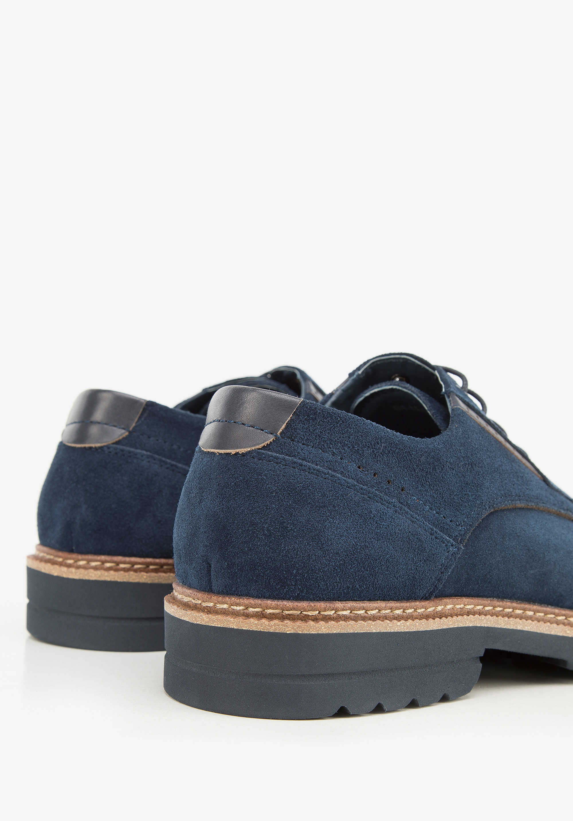 Męskie półbuty zamszowe z kolorową podeszwą