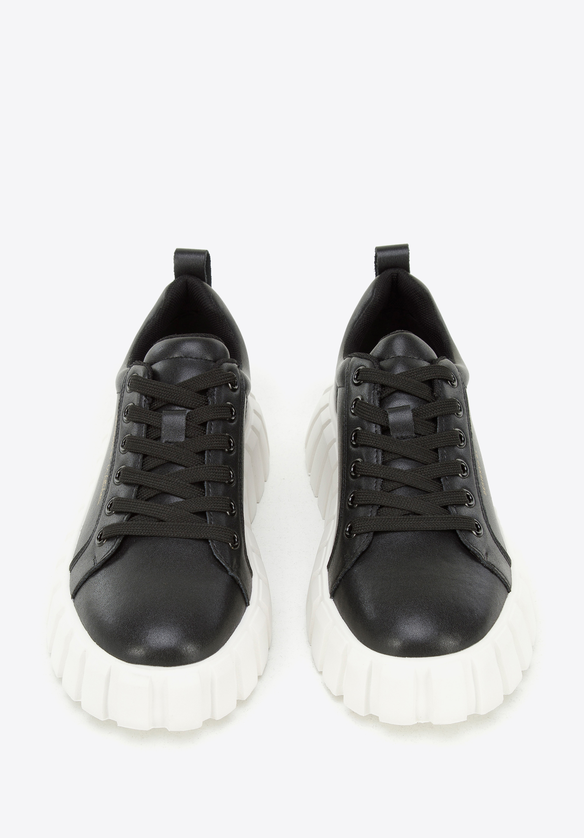 Damskie sneakersy ze skóry na grubej podeszwie