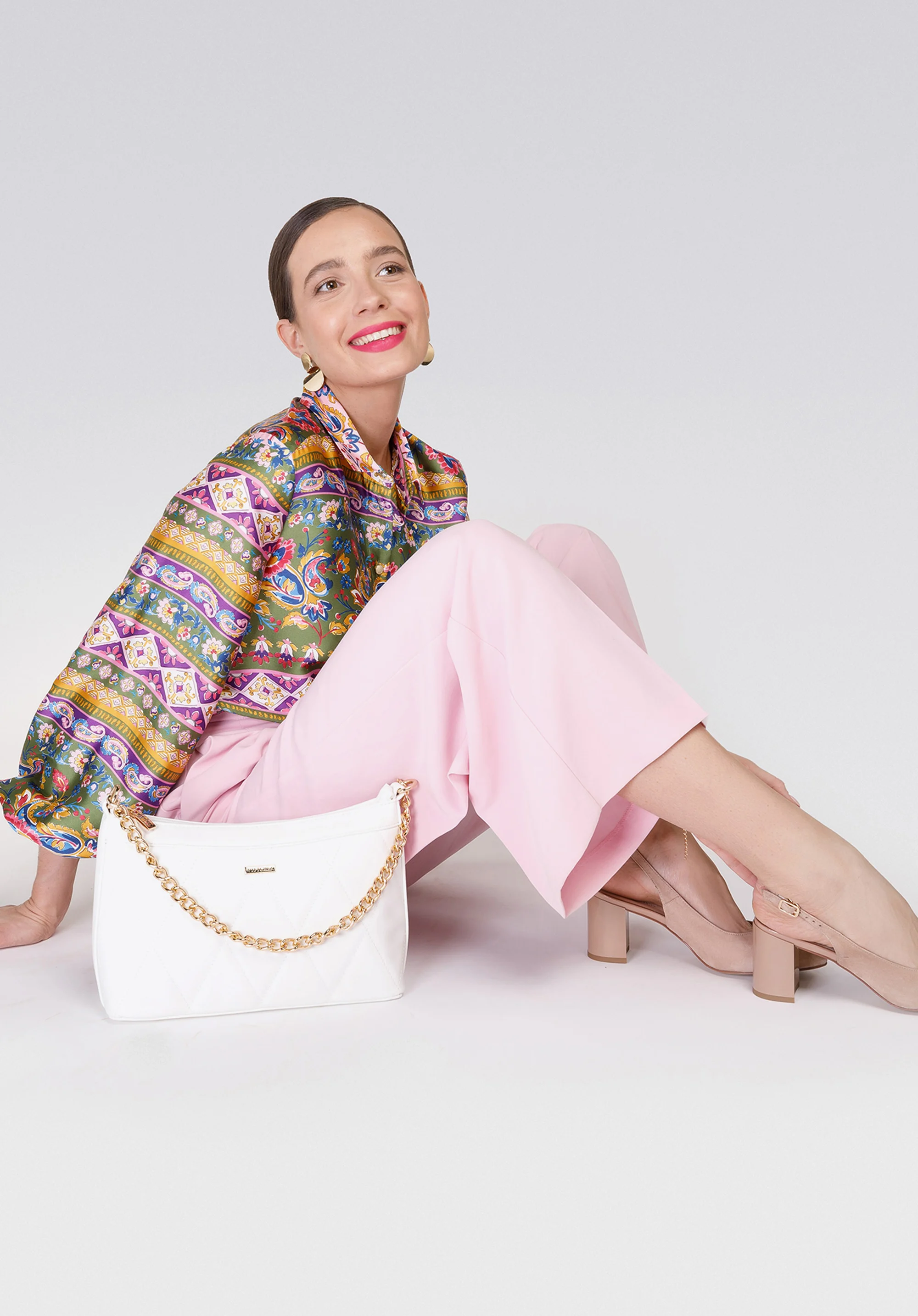 Damskie czółenka skórzane klasyczne na słupku