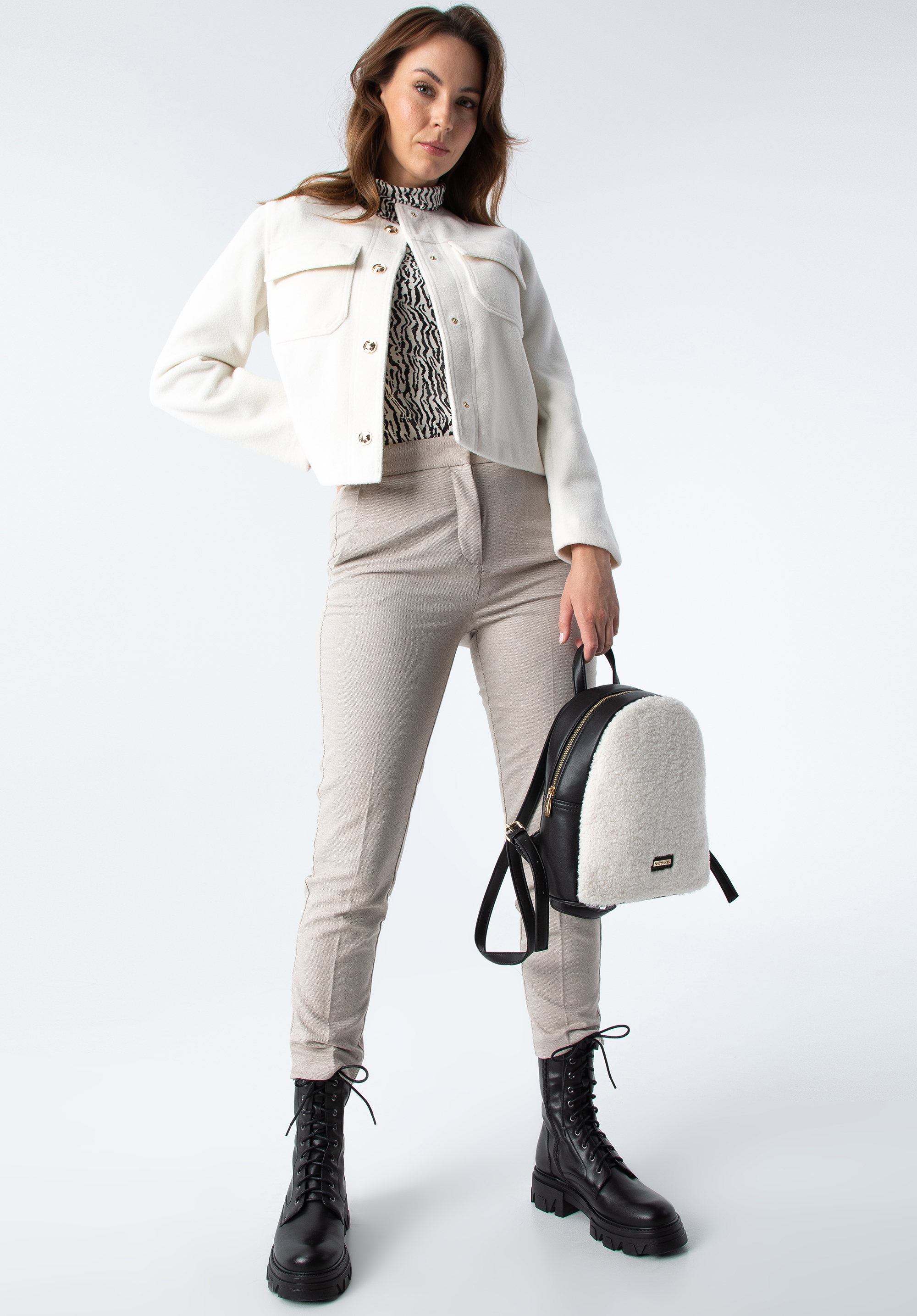 Damski plecak z przodem ze sztucznego futerka