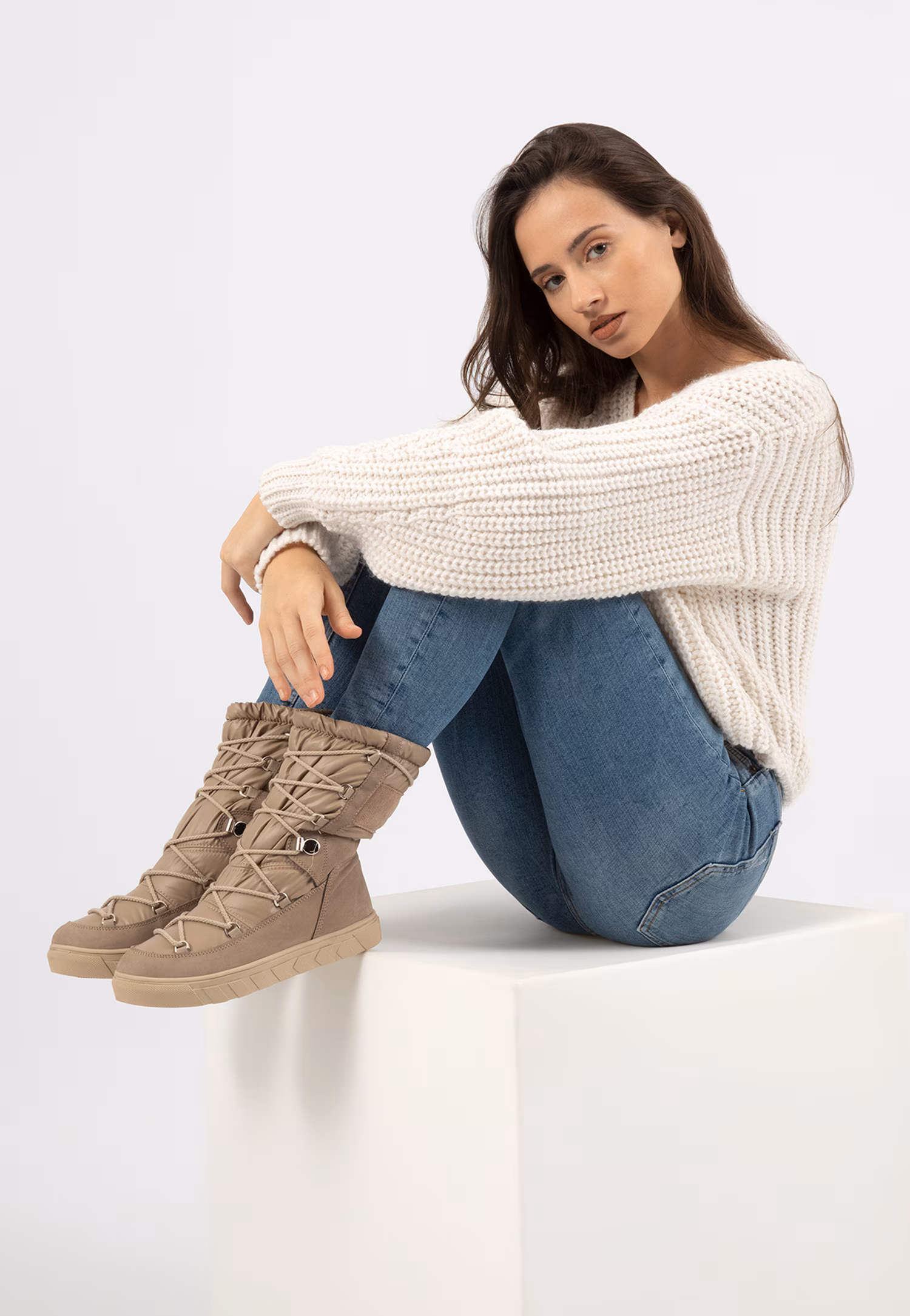 Beżowe wysokie śniegowce damskie RELAKS