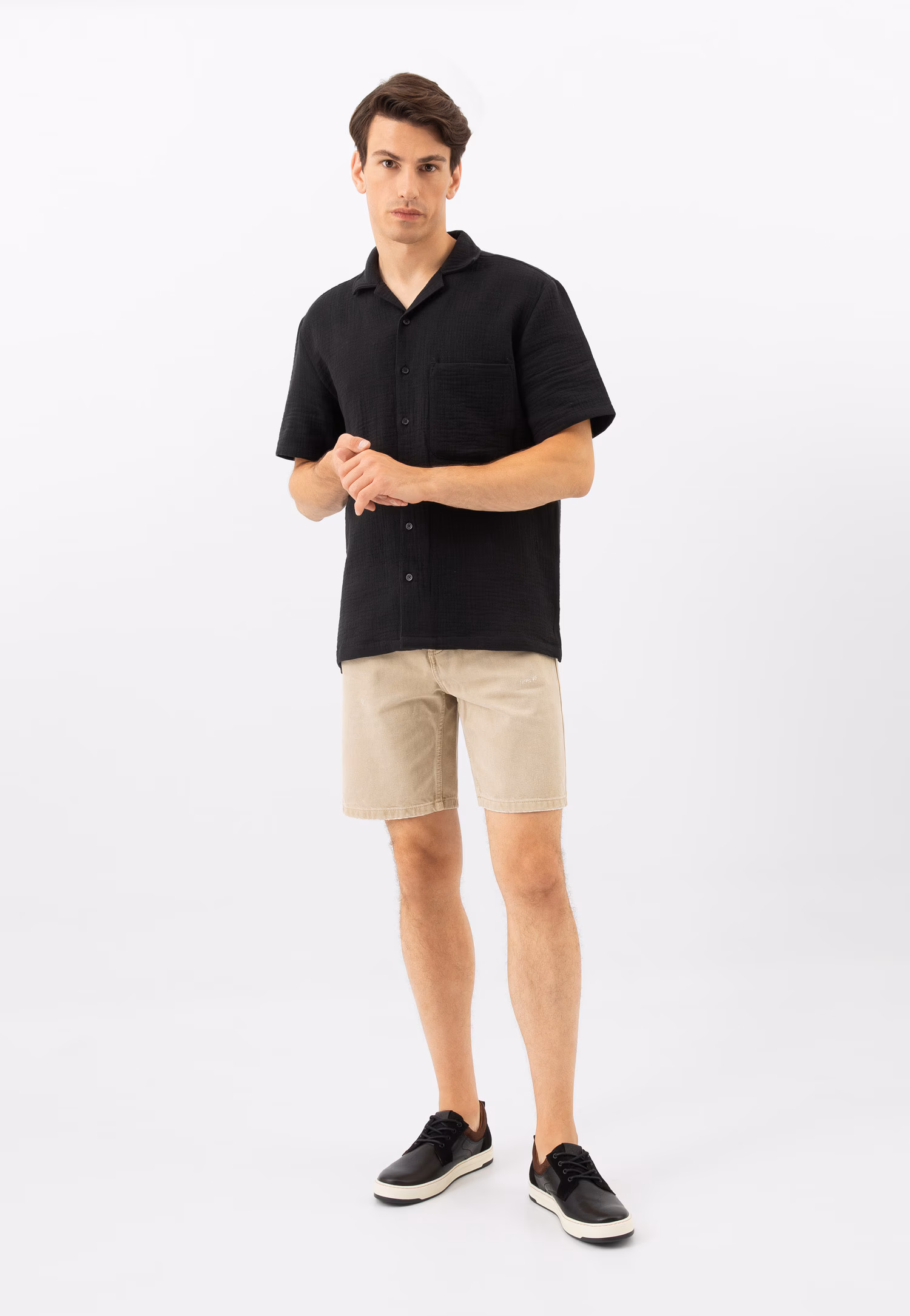 Czarne trampki męskie z brązowymi wstawkami