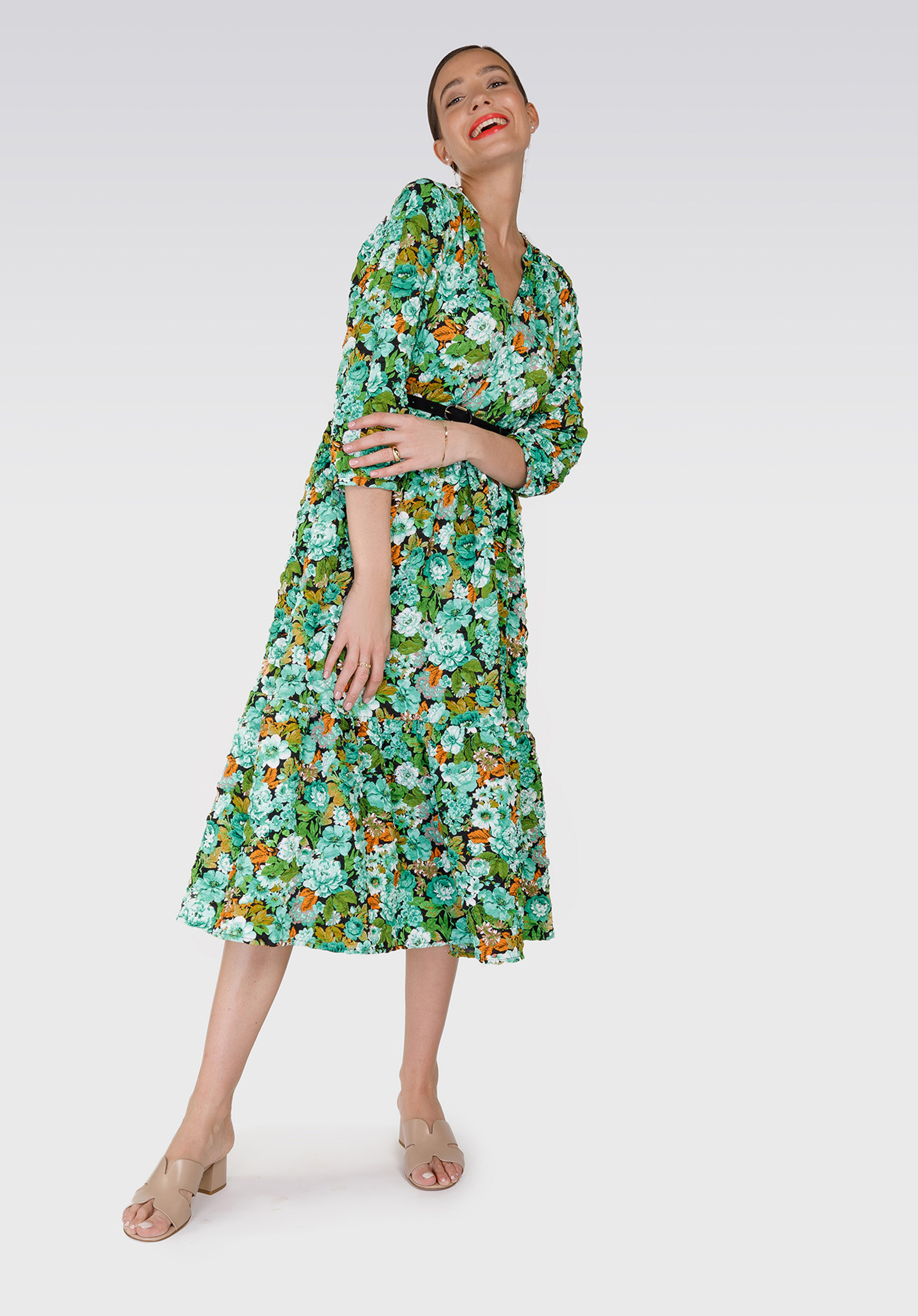 Damskie klapki skórzane proste na słupku